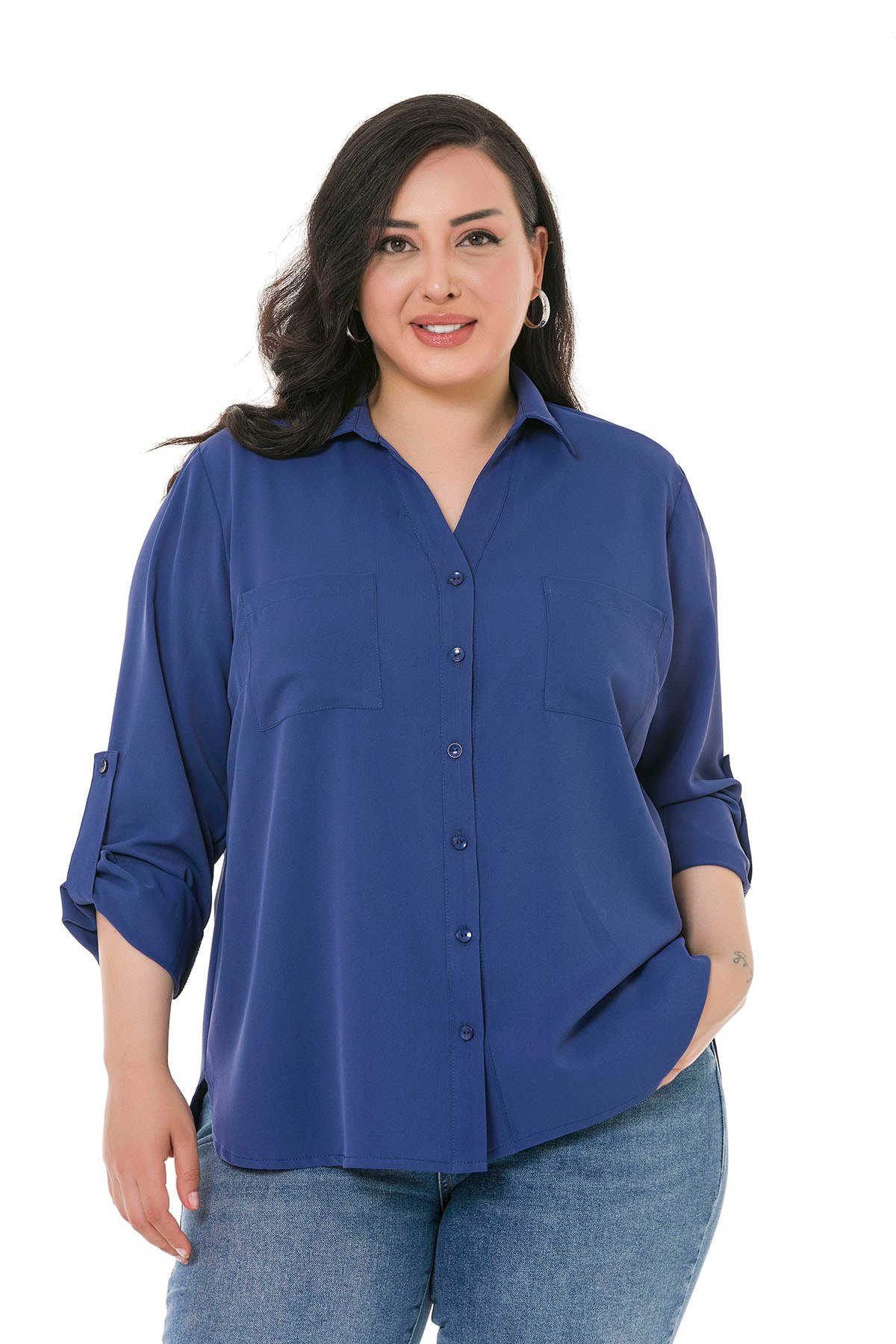 Büyük Beden Katlamalı Kollu Çift Cepli Sırt Büzgü Detaylı Arkası Uzun İndigo Gömlek
