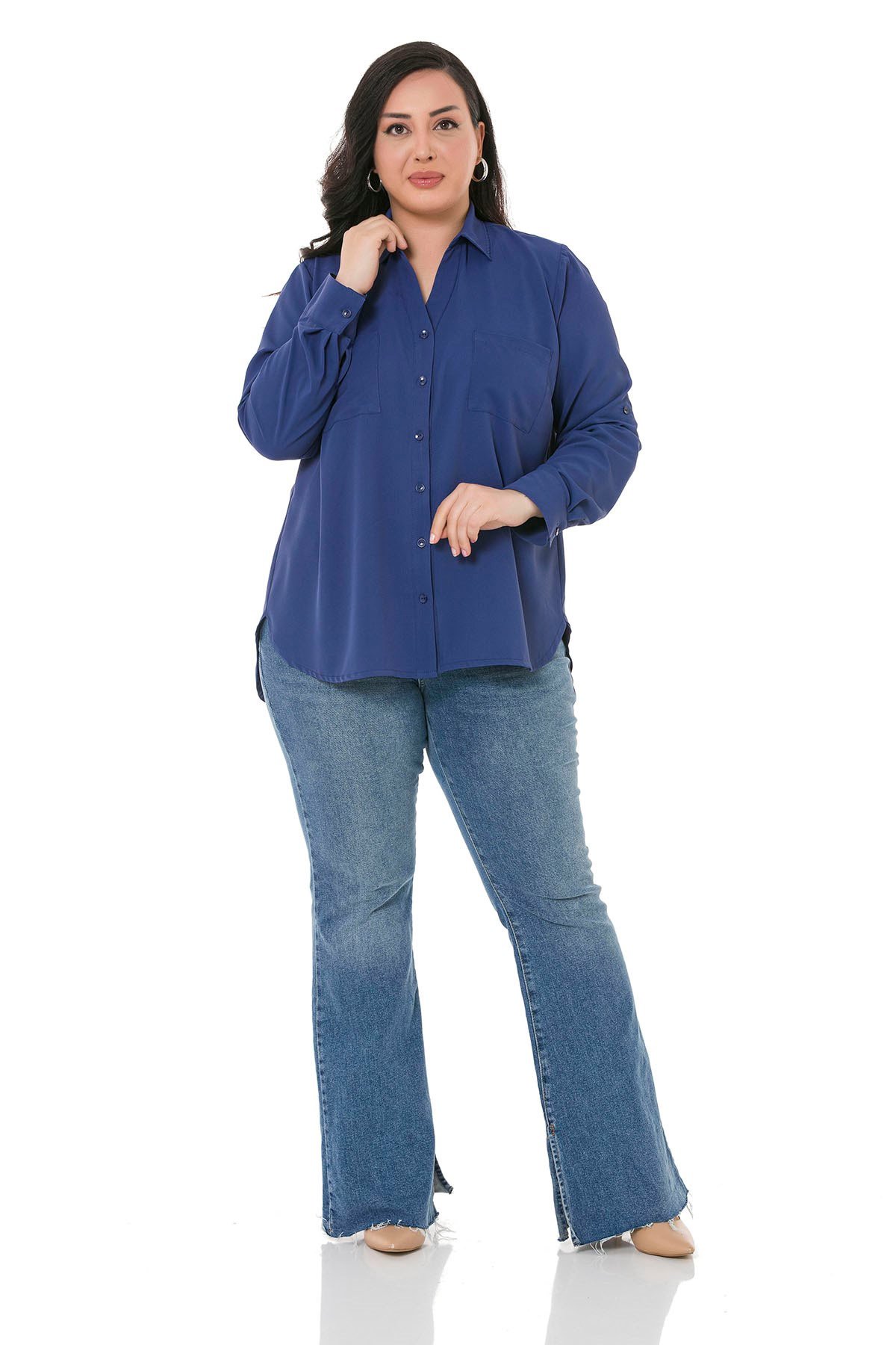 Büyük Beden Katlamalı Kollu Çift Cepli Sırt Büzgü Detaylı Arkası Uzun İndigo Gömlek