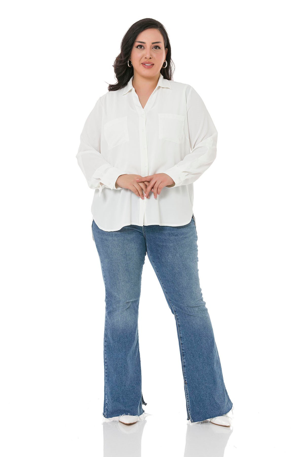 Büyük Beden Katlamalı Kollu Çift Cepli Sırt Büzgü Detaylı Arkası Uzun Beyaz Gömlek