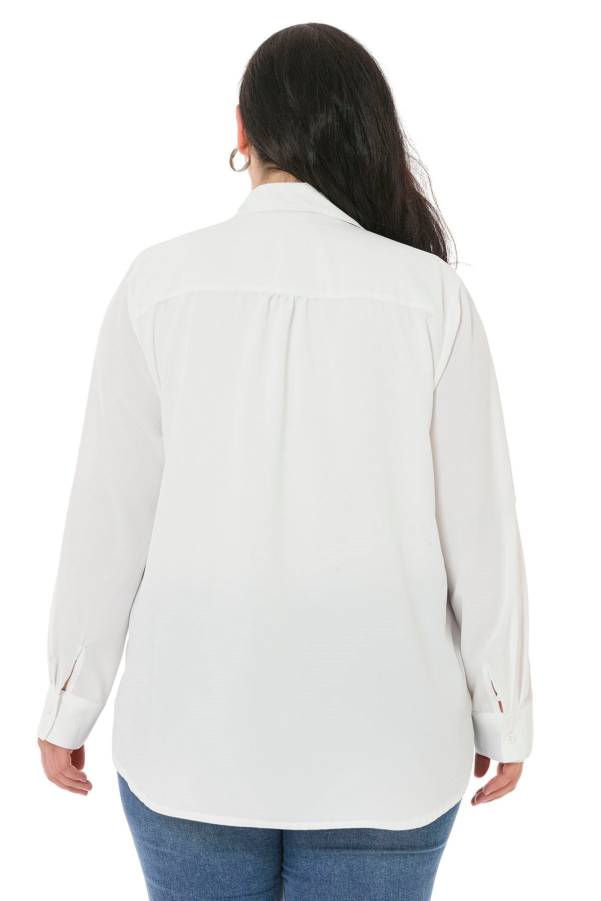 Büyük Beden Katlamalı Kollu Çift Cepli Sırt Büzgü Detaylı Arkası Uzun Beyaz Gömlek