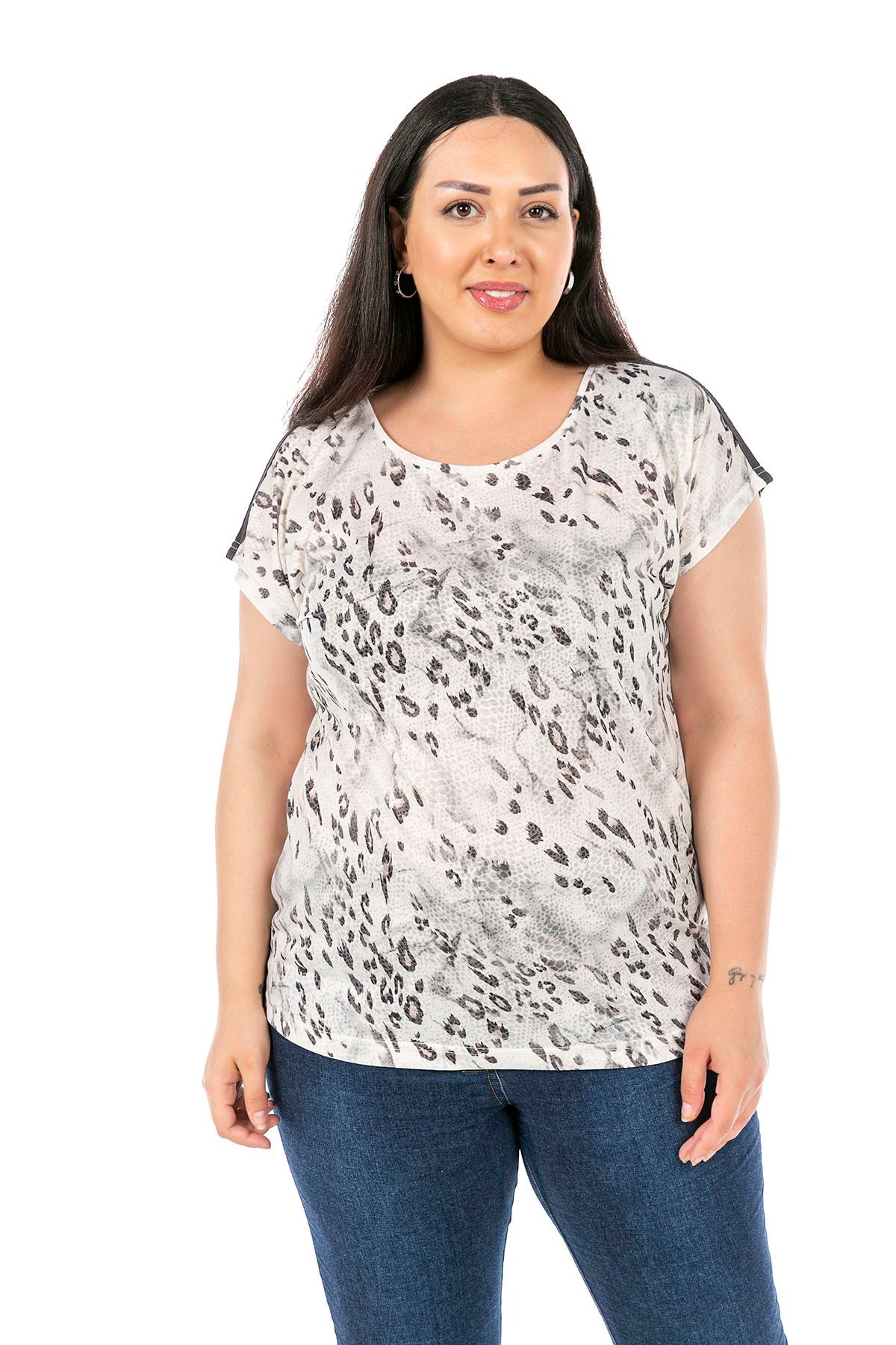 Büyük Beden Kayık Yaka Düşük Omuzlu Gri Şerit Detaylı T-Shirt