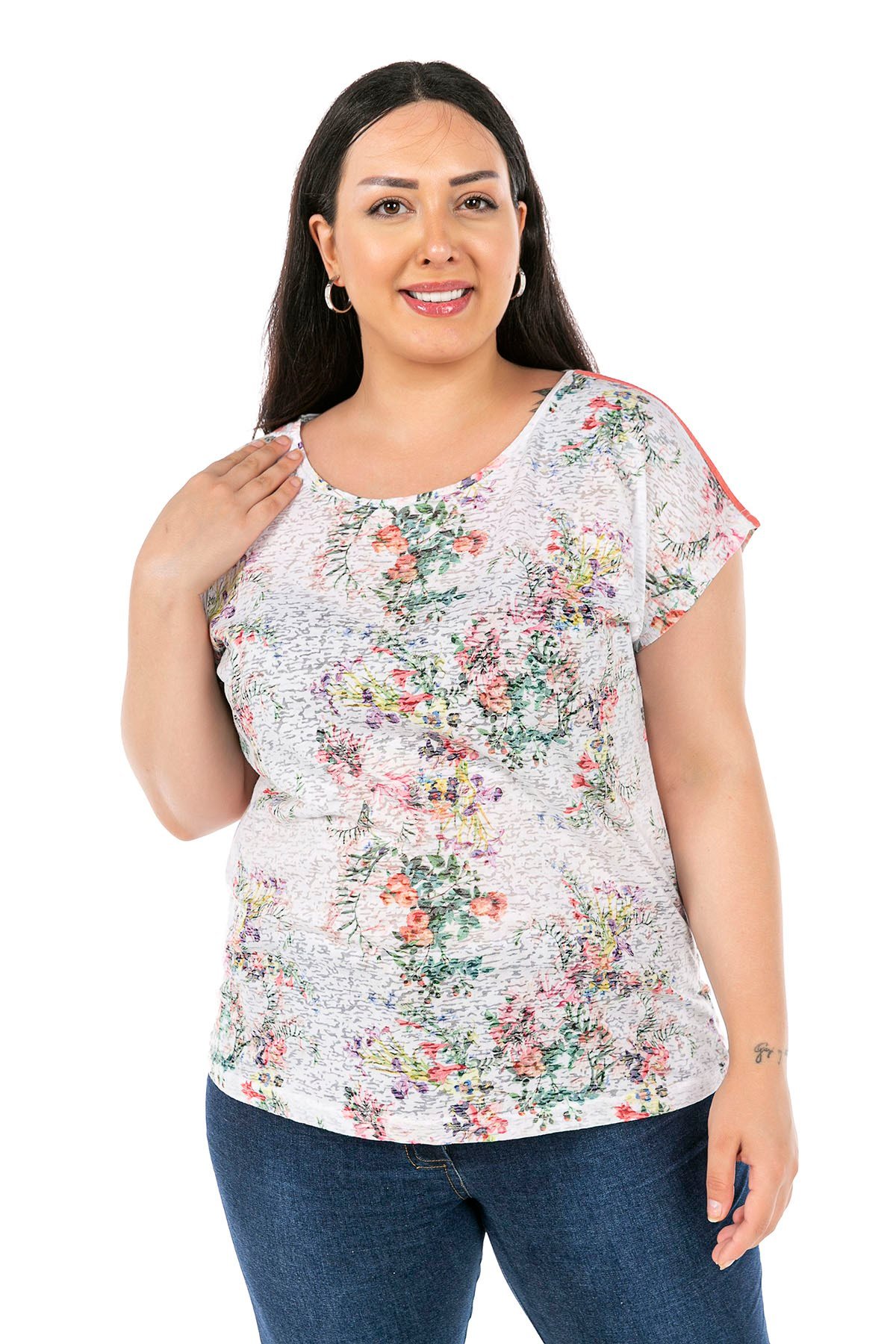 Büyük Beden Kayık Yaka Düşük Omuzlu Mercan Şerit Detaylı T-Shirt