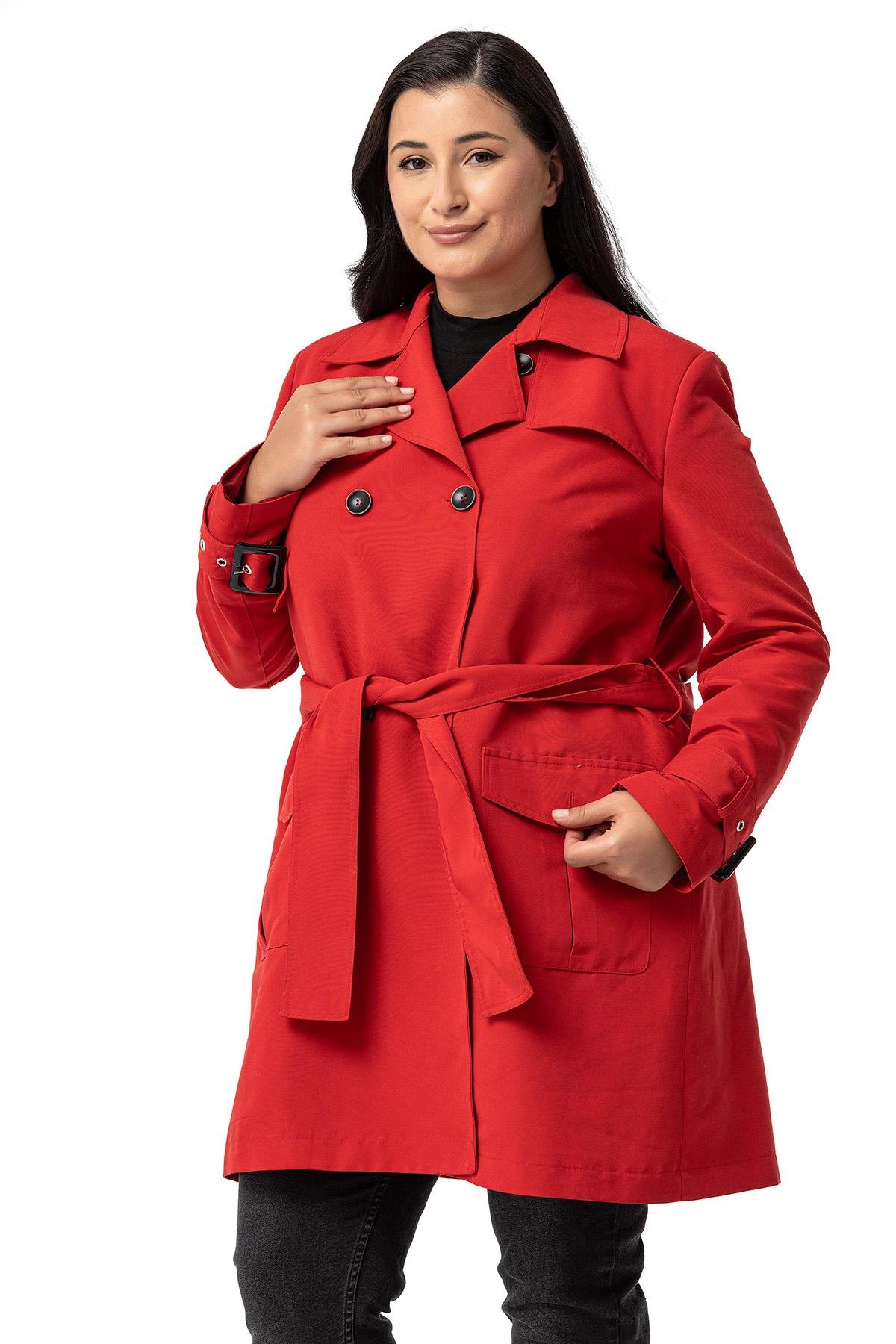 Disentis Modest Büyük Beden Kruvaze Kolu Bant Detaylı Cepli Kuşaklı Astarlı Kırmızı TrençkotDISENTIS MODESTBüyük Beden Kruvaze Kolu Bant Detaylı Cepli Kuşaklı Astarlı Kırmızı Trençkot