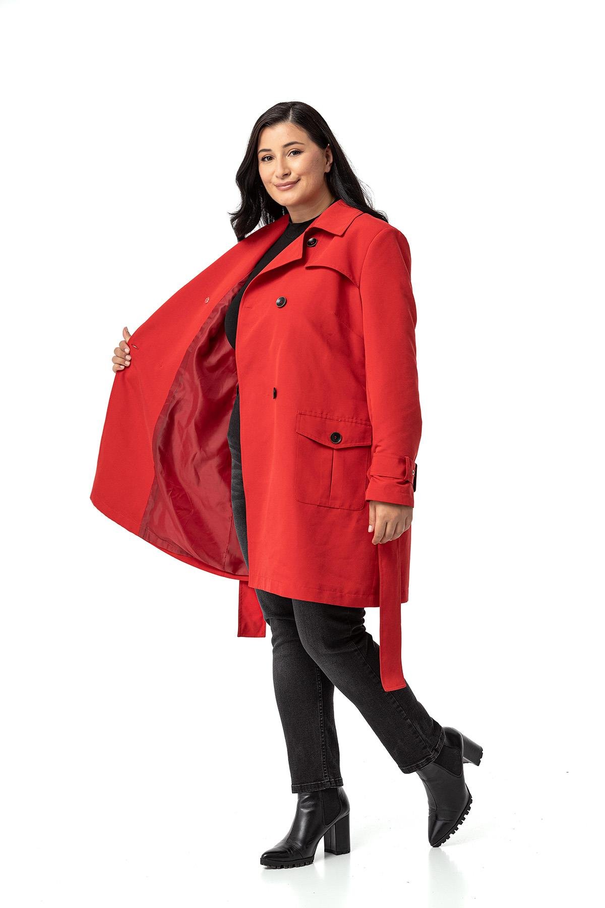 Disentis Modest Büyük Beden Kruvaze Kolu Bant Detaylı Cepli Kuşaklı Astarlı Kırmızı TrençkotDISENTIS MODESTBüyük Beden Kruvaze Kolu Bant Detaylı Cepli Kuşaklı Astarlı Kırmızı Trençkot
