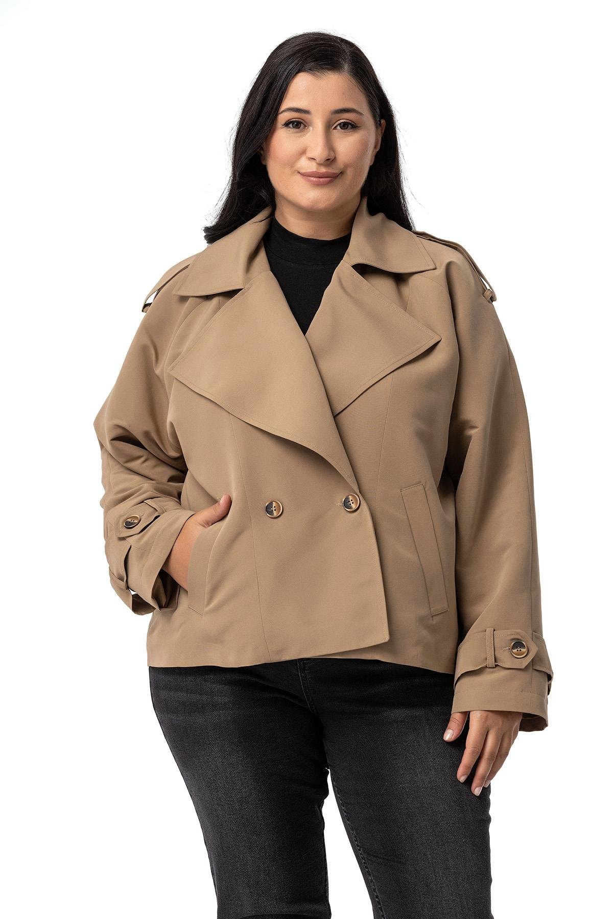 Disentis Modest Büyük Beden Mono Yaka Apoletli Cepli Oversize Astarlı Vizon Kısa Trençkot DISENTIS MODESTBüyük Beden Mono Yaka Apoletli Cepli Oversize Astarlı Vizon Kısa Trençkot 