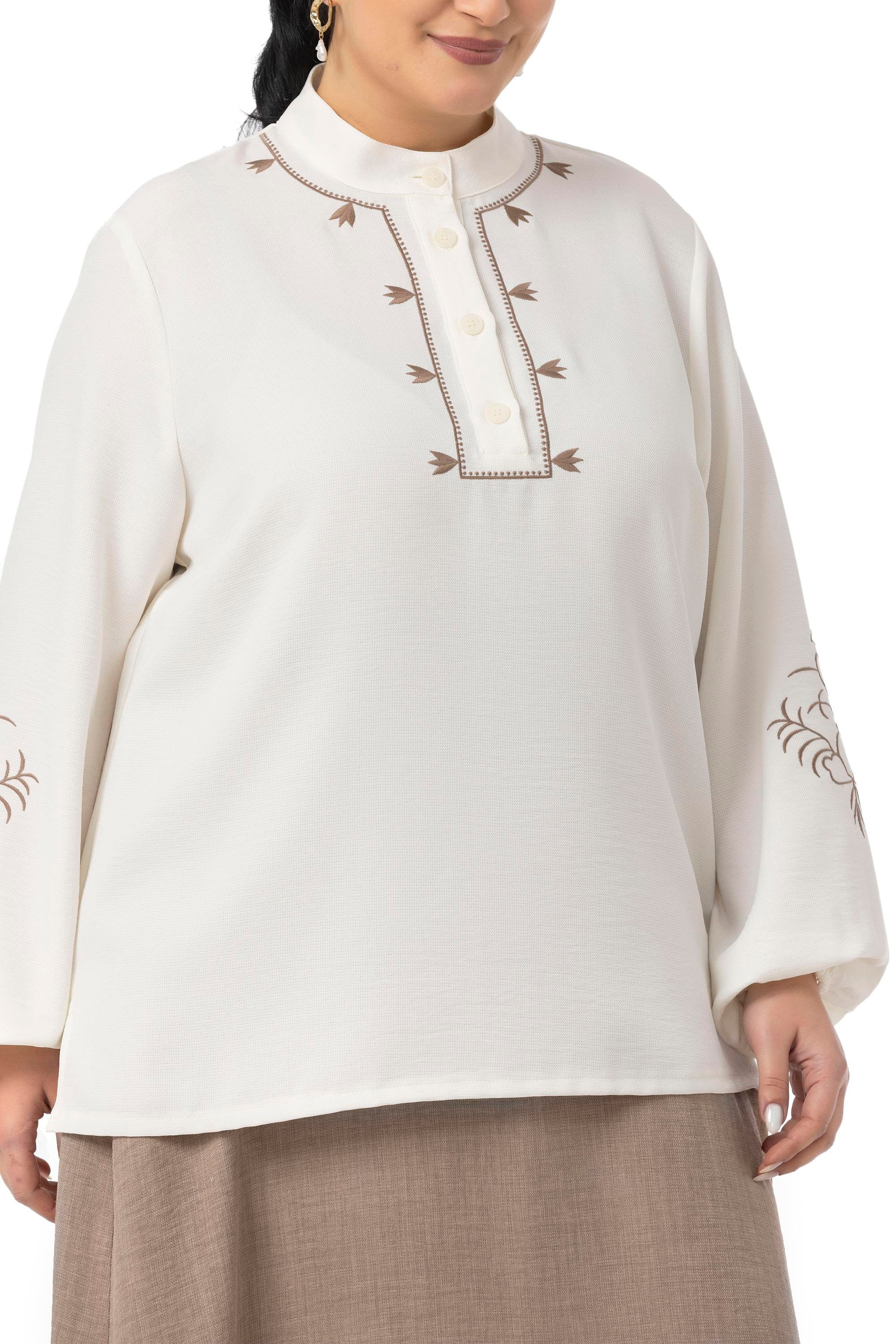 Disentis Modest Büyük Beden Nakış Detaylı Bluz Etek Vizon İkili TakımDISENTIS MODESTBüyük Beden Nakış Detaylı Bluz Etek Vizon İkili Takım