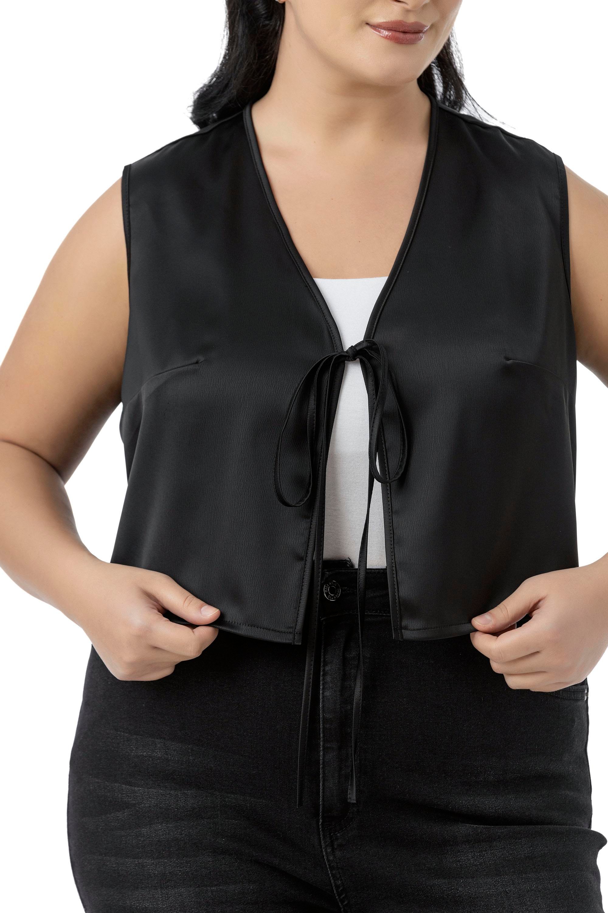 Disentis Modest Büyük Beden Önden Bağlama Detaylı Saten Astarsız Siyah YelekDISENTIS MODESTBüyük Beden Önden Bağlama Detaylı Saten Astarsız Siyah Yelek