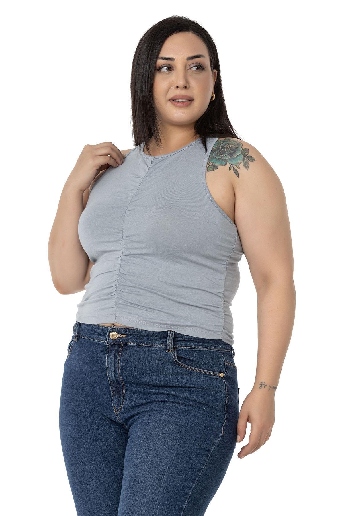 Büyük Beden Önü ve Yanları Drapeli Halter Yaka Gri Body