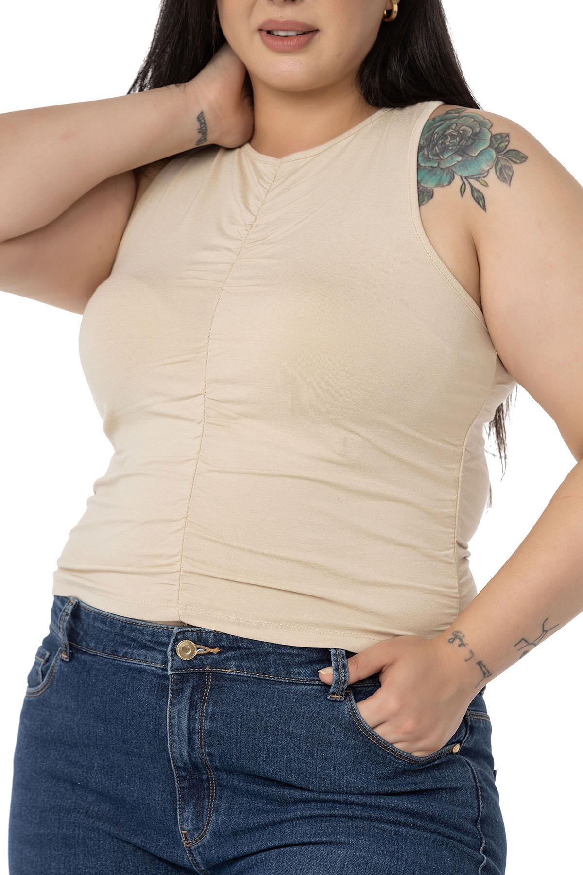 Büyük Beden Önü ve Yanları Drapeli Halter Yaka Bej Rengi Body