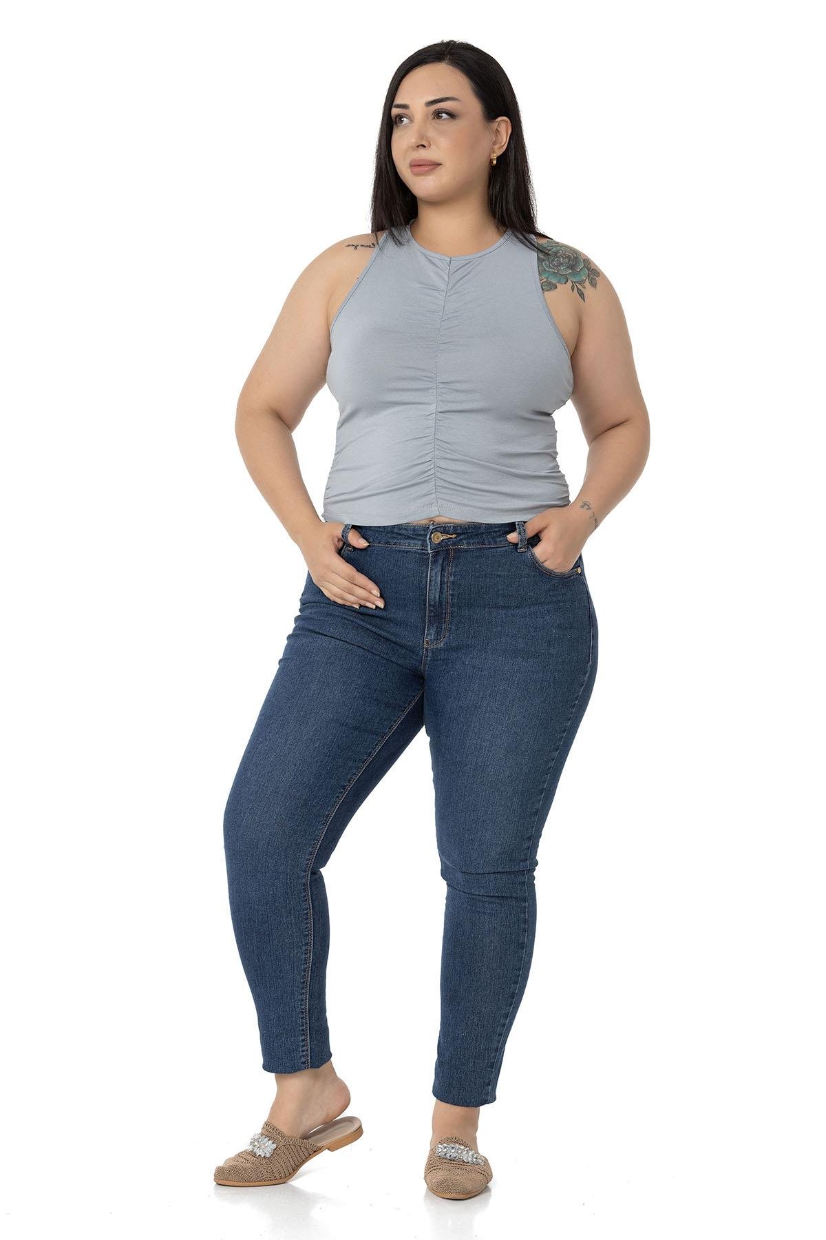 Büyük Beden Önü ve Yanları Drapeli Halter Yaka Gri Body