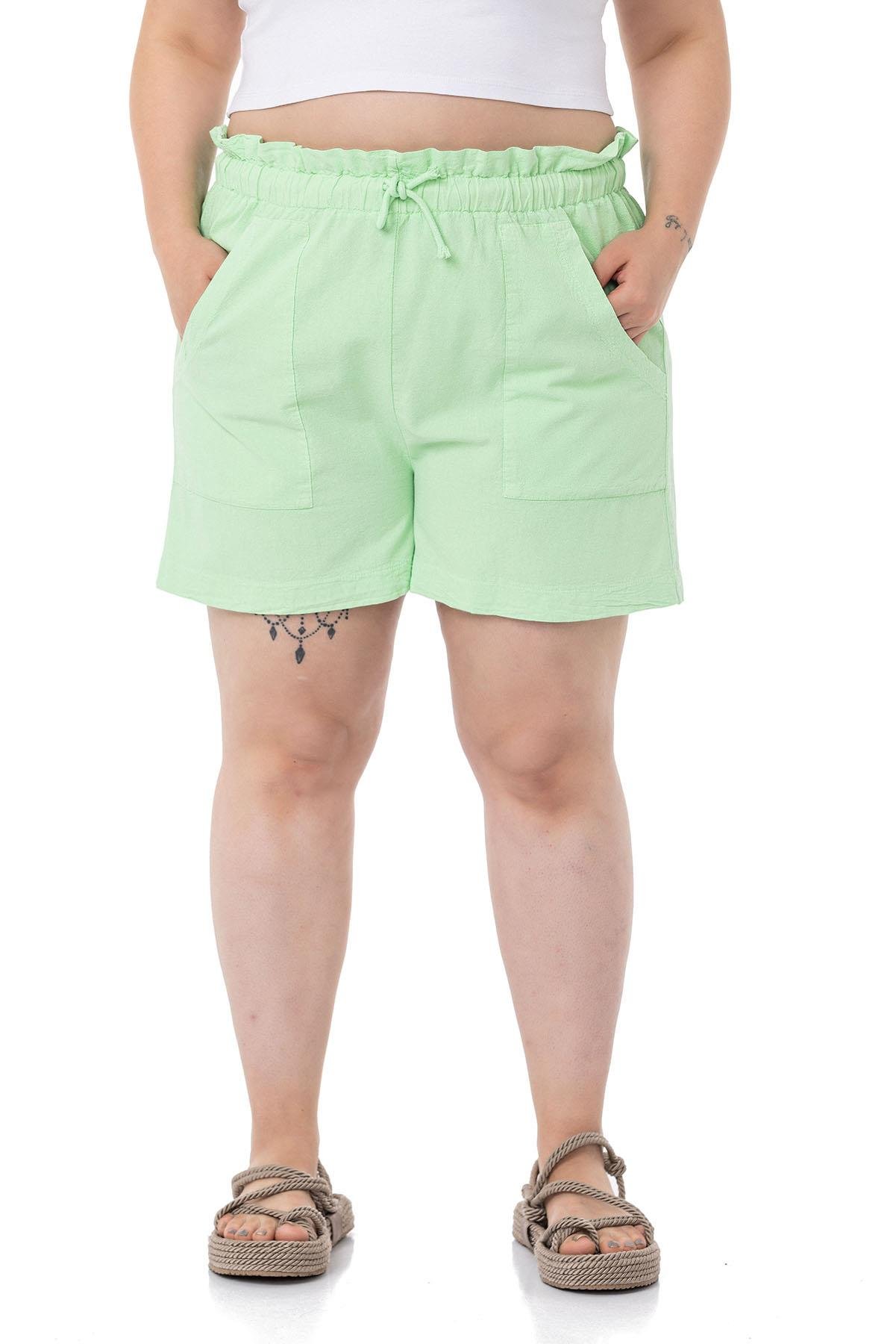 Disentis Modest Büyük Beden Parça Boyalı Cepli Beli Lastik ve İp Büzgülü Rahat Kesim Yeşil ŞortDISENTIS MODESTBüyük Beden Parça Boyalı Cepli Beli Lastik ve İp Büzgülü Rahat Kesim Yeşil Şort
