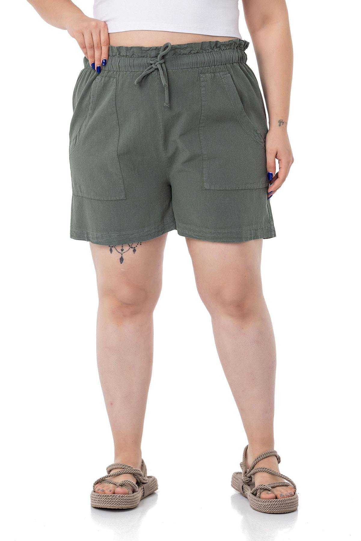 Disentis Modest Büyük Beden Parça Boyalı Cepli Beli Lastik ve İp Büzgülü Rahat Kesim Haki ŞortDISENTIS MODESTBüyük Beden Parça Boyalı Cepli Beli Lastik ve İp Büzgülü Rahat Kesim Haki Şort