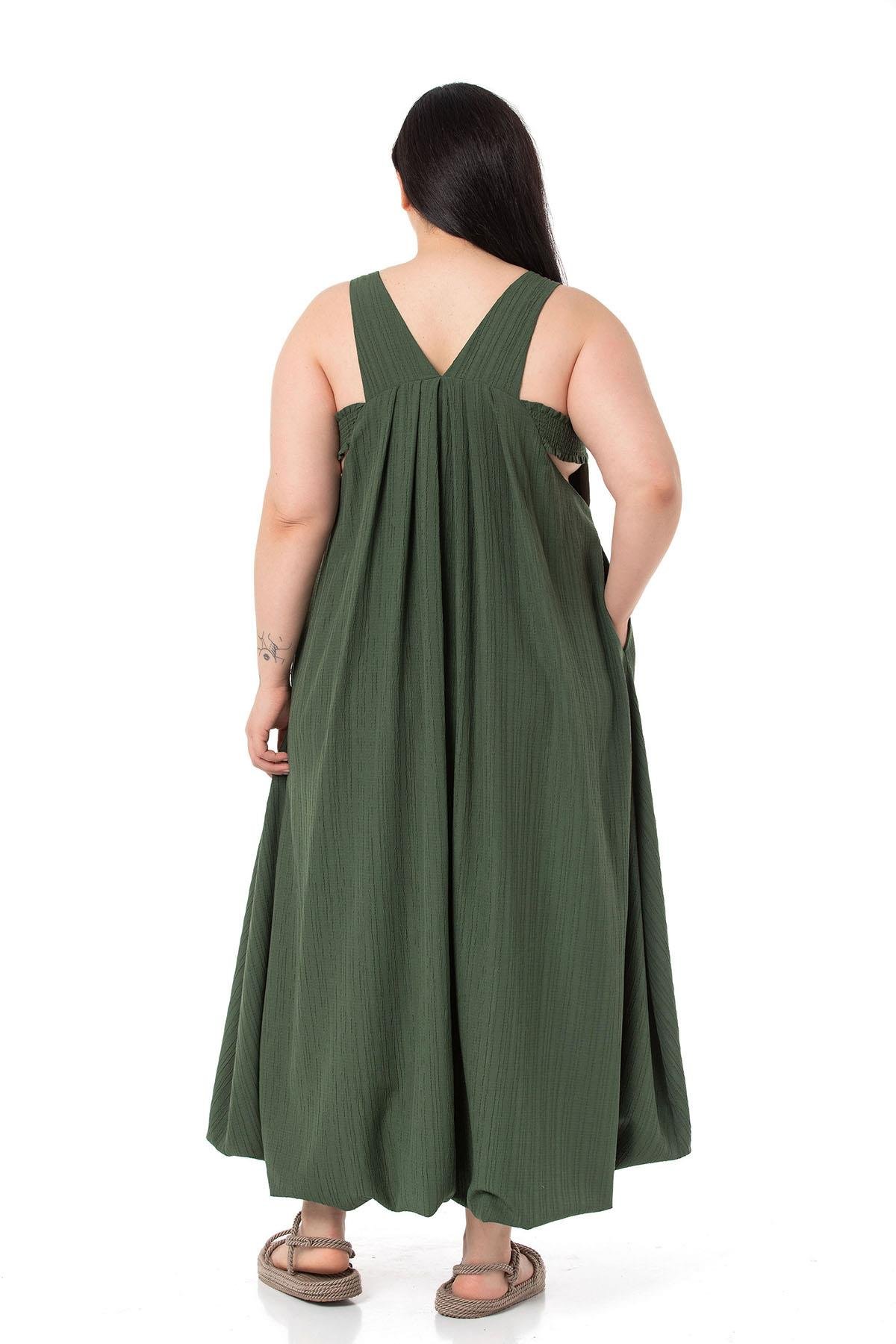 DISENTIS MODEST GENC BUYUK BEDEN UZUN BALON ELBISEDISENTIS MODESTBüyük Beden Pencere Detaylı Askılı Haki Balon Elbise