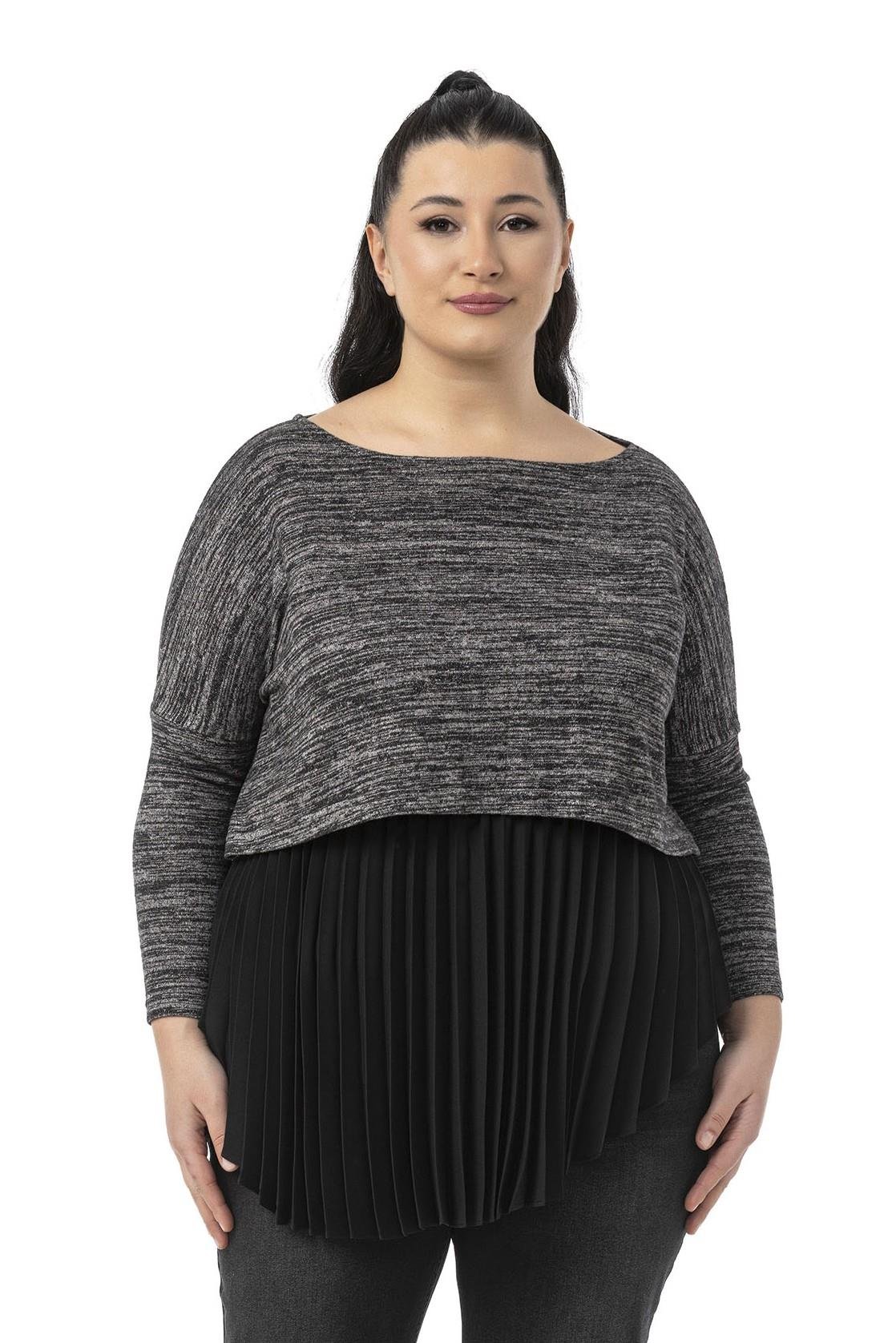 Disentis Modest Büyük Beden Plise Detaylı Beli Lastikli Siyah Gömlek EtekDISENTIS MODESTBüyük Beden Plise Detaylı Beli Lastikli Siyah Gömlek Etek