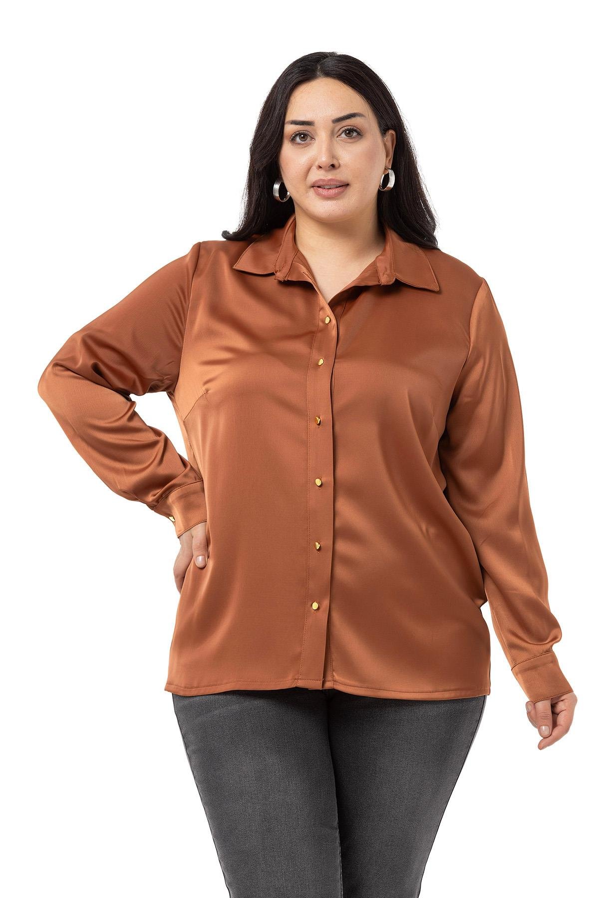Disentis Modest Saten Dokulu Manşetli Açık Kahverengi GömlekDISENTIS MODESTBüyük Beden Saten Dokulu Manşetli Açık Kahverengi Gömlek