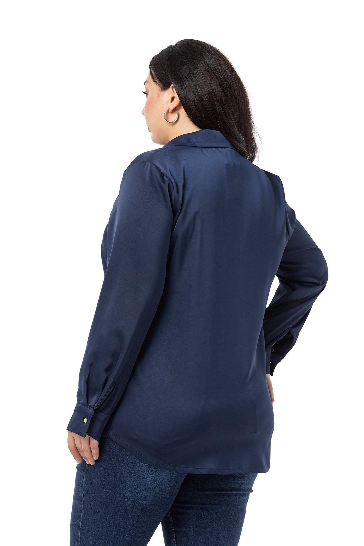 Disentis Modest Saten Dokulu Manşetli Lacivert GömlekDISENTIS MODESTBüyük Beden Saten Dokulu Manşetli Lacivert Gömlek