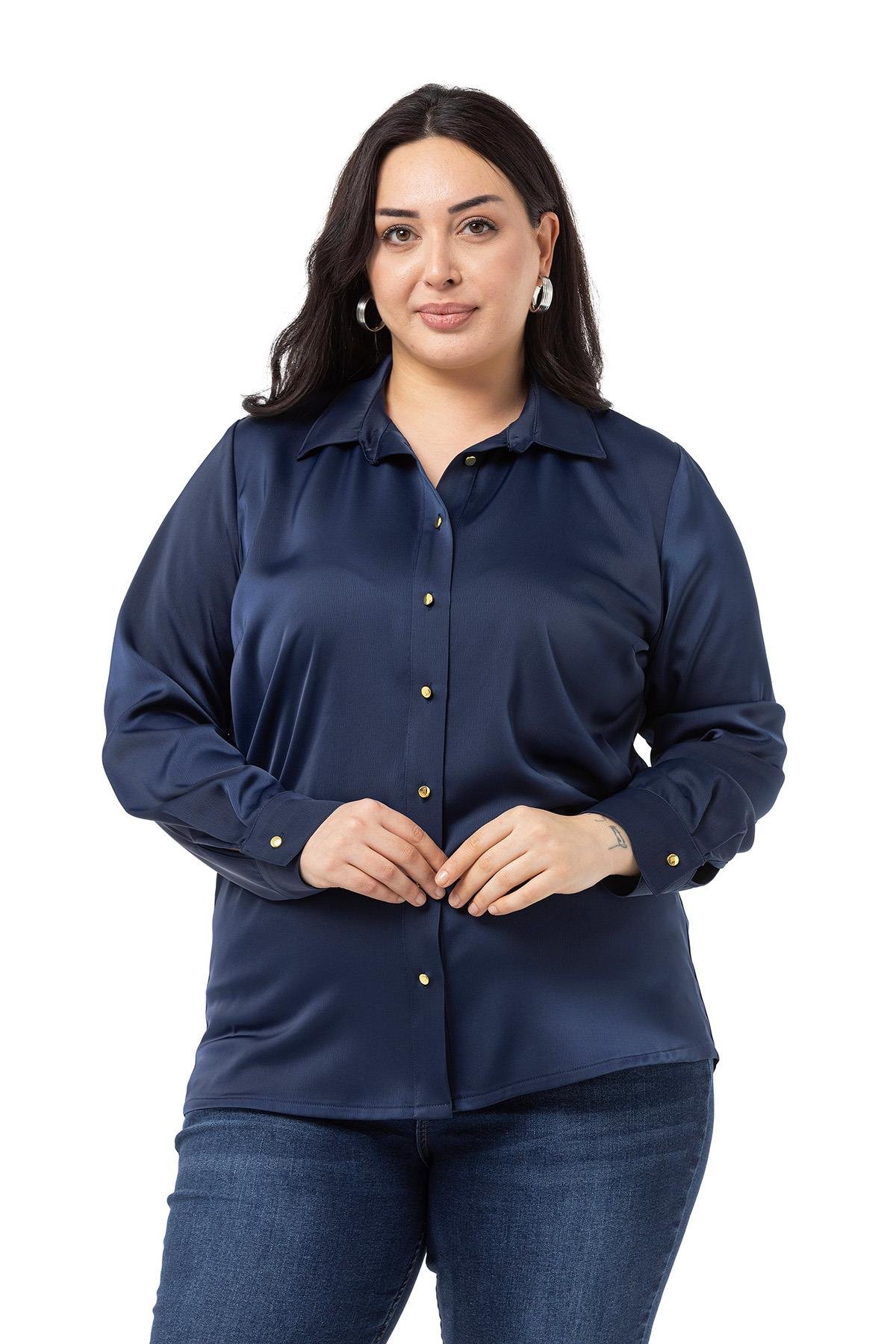 Disentis Modest Saten Dokulu Manşetli Lacivert GömlekDISENTIS MODESTBüyük Beden Saten Dokulu Manşetli Lacivert Gömlek