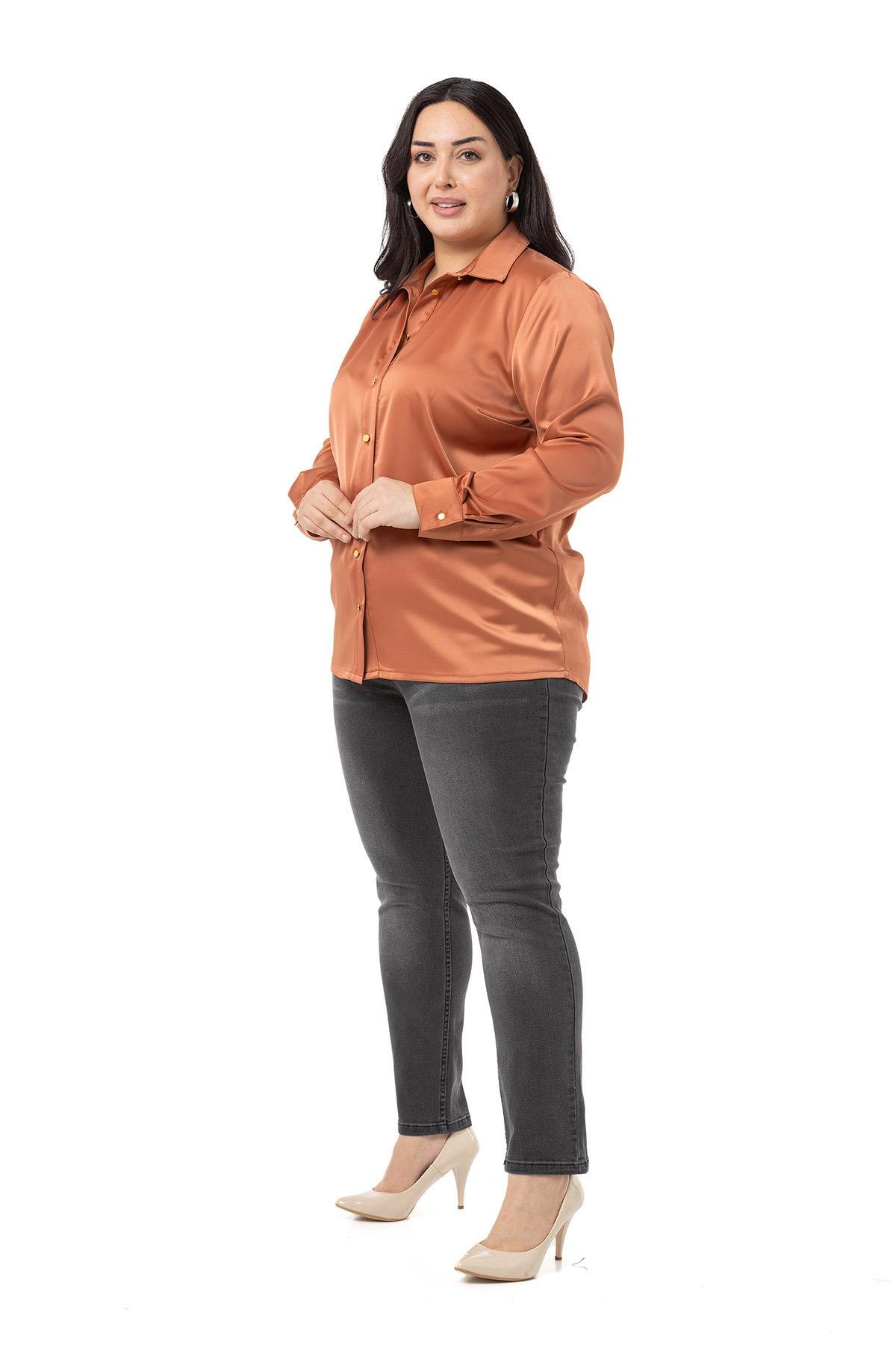 Disentis Modest Saten Dokulu Manşetli Tarçın GömlekDISENTIS MODESTBüyük Beden Saten Dokulu Manşetli Tarçın Gömlek