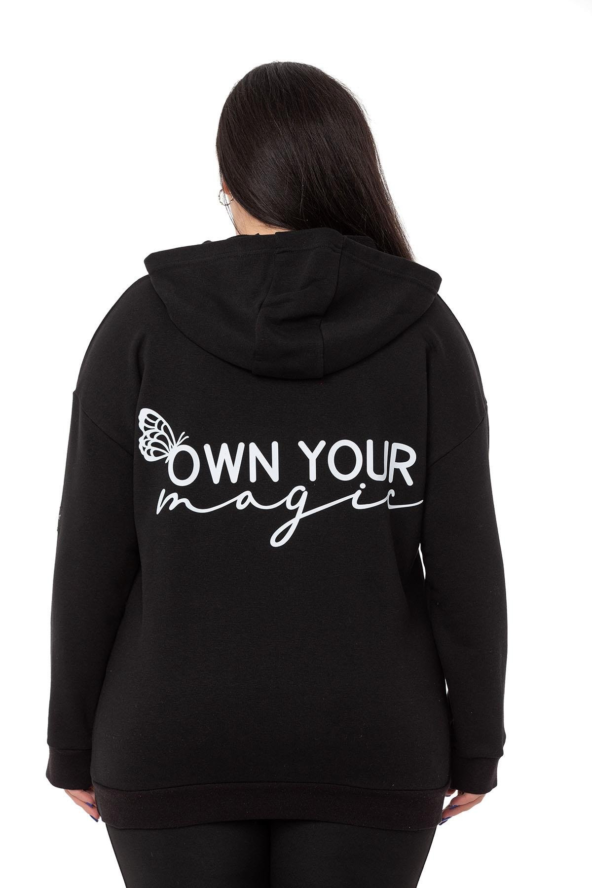 DISENTIS MODEST GENC BUYUK BEDEN UC IPLIK SWEATSHIRTDISENTIS MODESTBüyük Beden Sırtında Yazı Detaylı Kapüşonlu Kanguru Cepli Üç İplik Siyah Sweatshirt