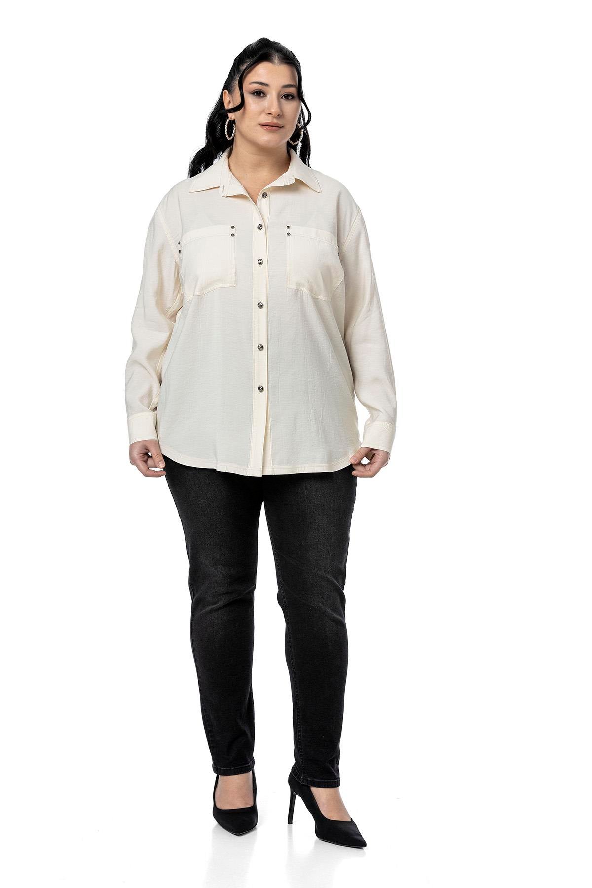 Disentis Modest Büyük Beden Torba Cepli Rivetli Ekru GömlekDISENTIS MODESTBüyük Beden Torba Cepli Rivetli Ekru Gömlek