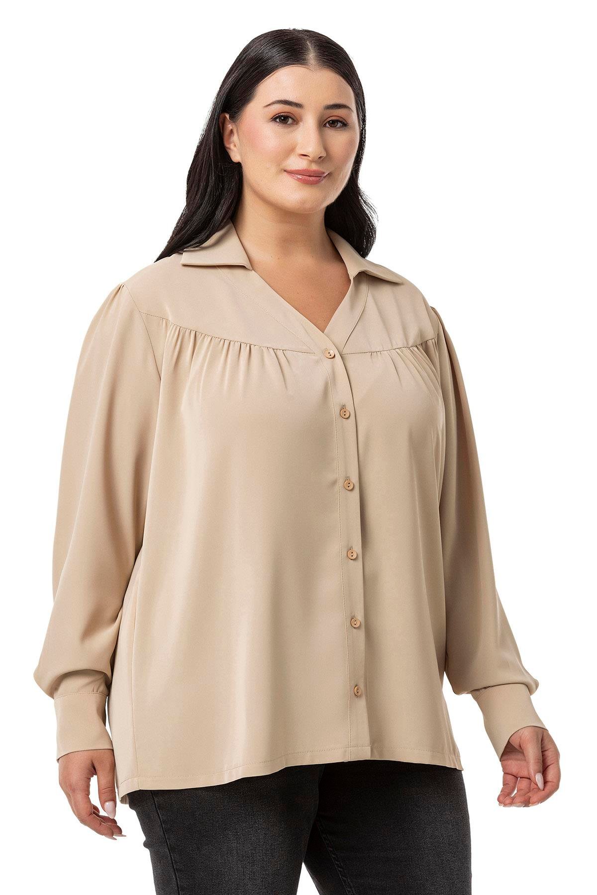 Disentis Modest Büyük Beden Yakalı Önü Büzgü Robalı Uzun Kol Bej Rengi Gömlek DISENTIS MODESTBüyük Beden Yakalı Önü Büzgü Robalı Uzun Kol Bej Rengi Gömlek 