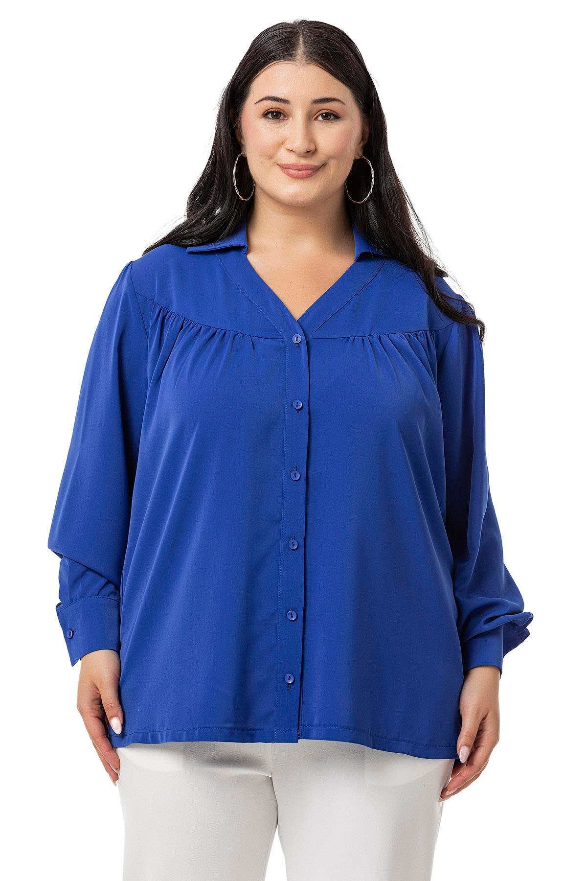 Disentis Modest Büyük Beden Yakalı Önü Büzgü Robalı Uzun Kol Saks Mavi Gömlek DISENTIS MODESTBüyük Beden Yakalı Önü Büzgü Robalı Uzun Kol Saks Mavi Gömlek 