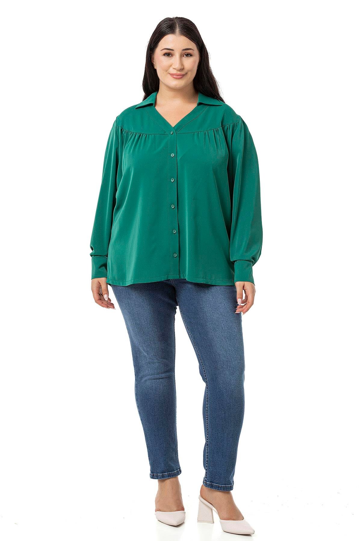 Disentis Modest Büyük Beden Yakalı Önü Büzgü Robalı Uzun Kol Zümrüt Gömlek DISENTIS MODESTBüyük Beden Yakalı Önü Büzgü Robalı Uzun Kol Zümrüt Gömlek 