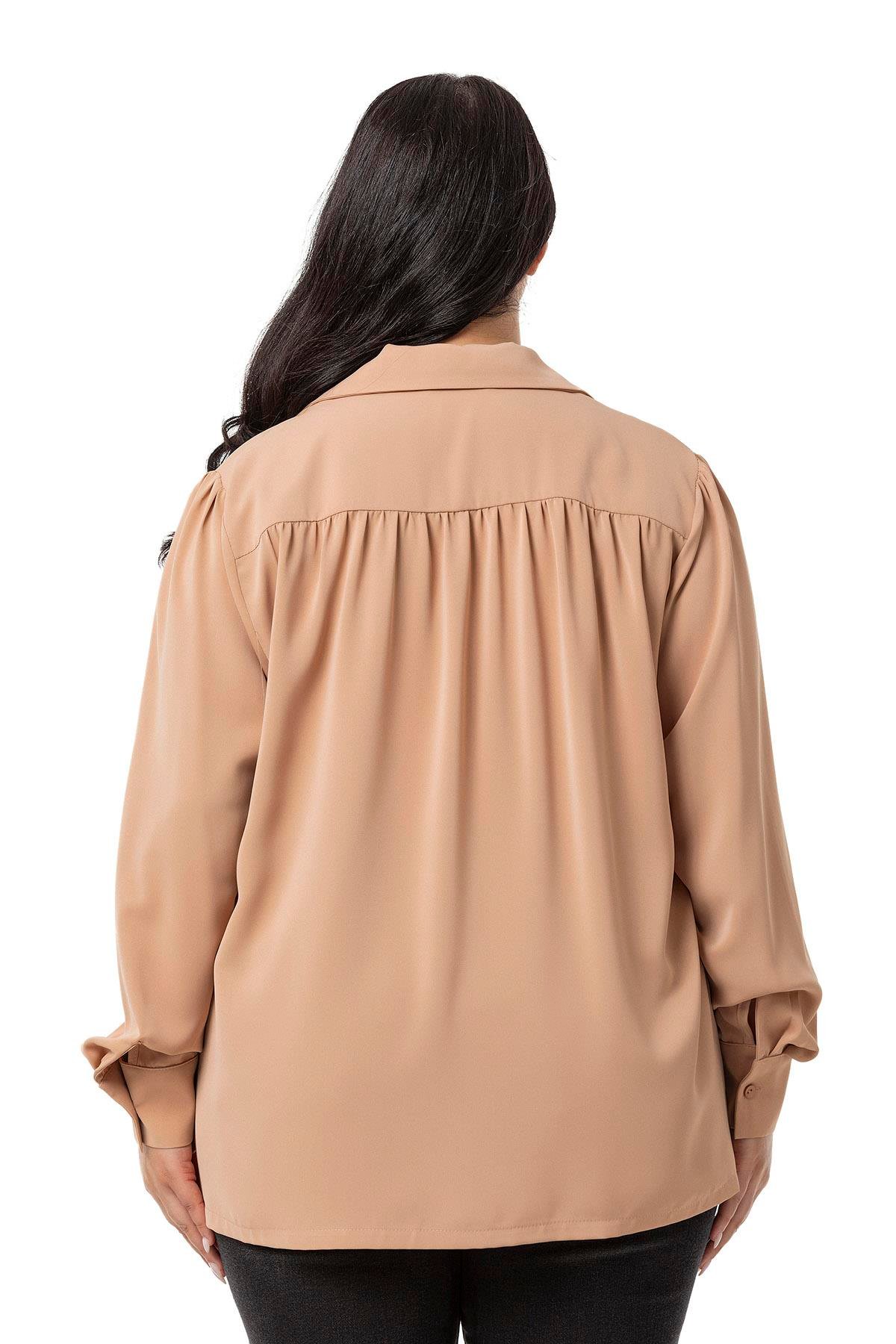 Disentis Modest Büyük Beden Yakalı Önü Büzgü Robalı Uzun Kol Camel Gömlek DISENTIS MODESTBüyük Beden Yakalı Önü Büzgü Robalı Uzun Kol Camel Gömlek 