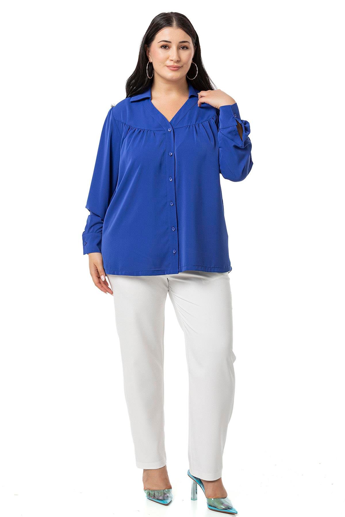 Disentis Modest Büyük Beden Yakalı Önü Büzgü Robalı Uzun Kol Saks Mavi Gömlek DISENTIS MODESTBüyük Beden Yakalı Önü Büzgü Robalı Uzun Kol Saks Mavi Gömlek 