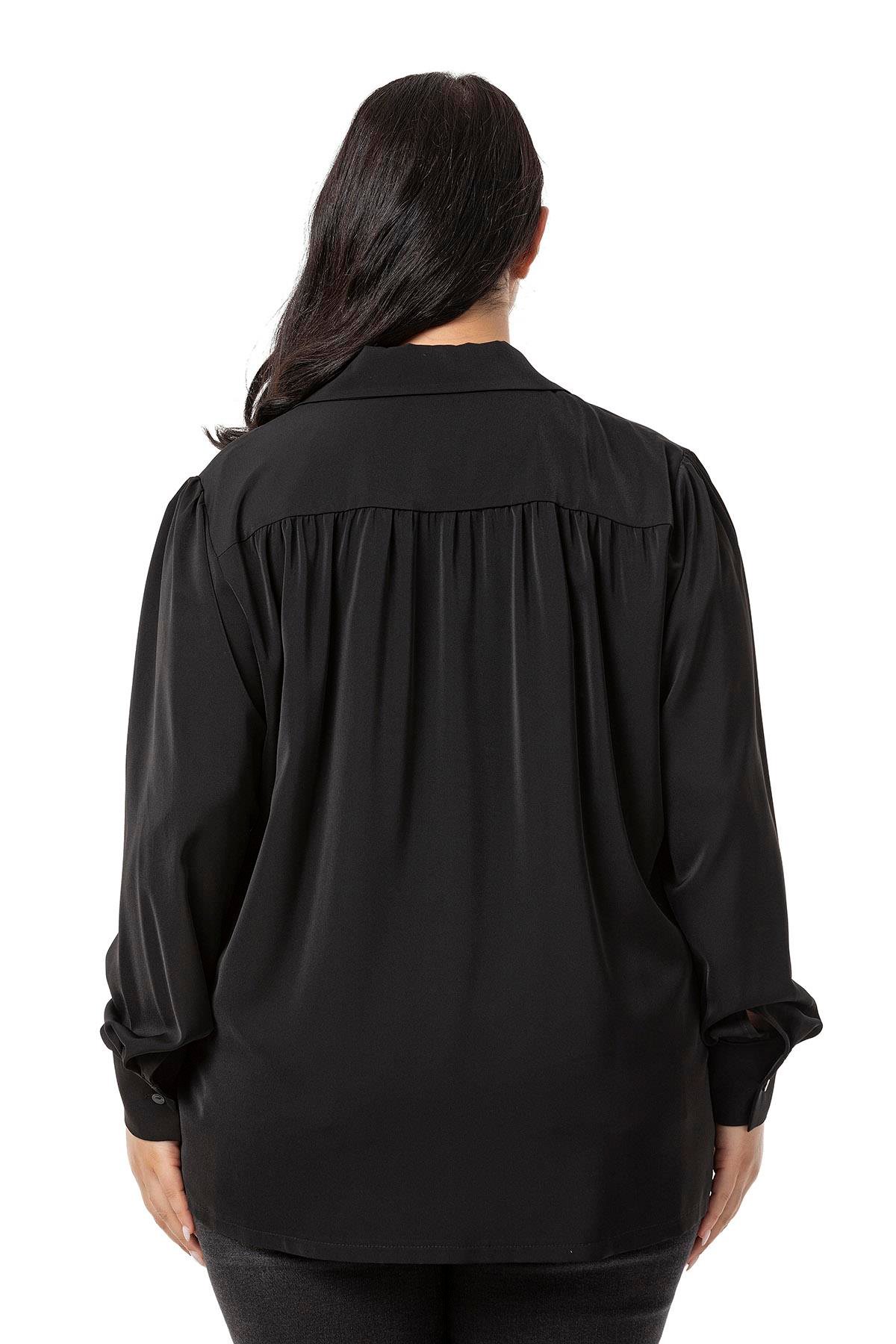Disentis Modest Büyük Beden Yakalı Önü Büzgü Robalı Uzun Kol Siyah Gömlek DISENTIS MODESTBüyük Beden Yakalı Önü Büzgü Robalı Uzun Kol Siyah Gömlek 