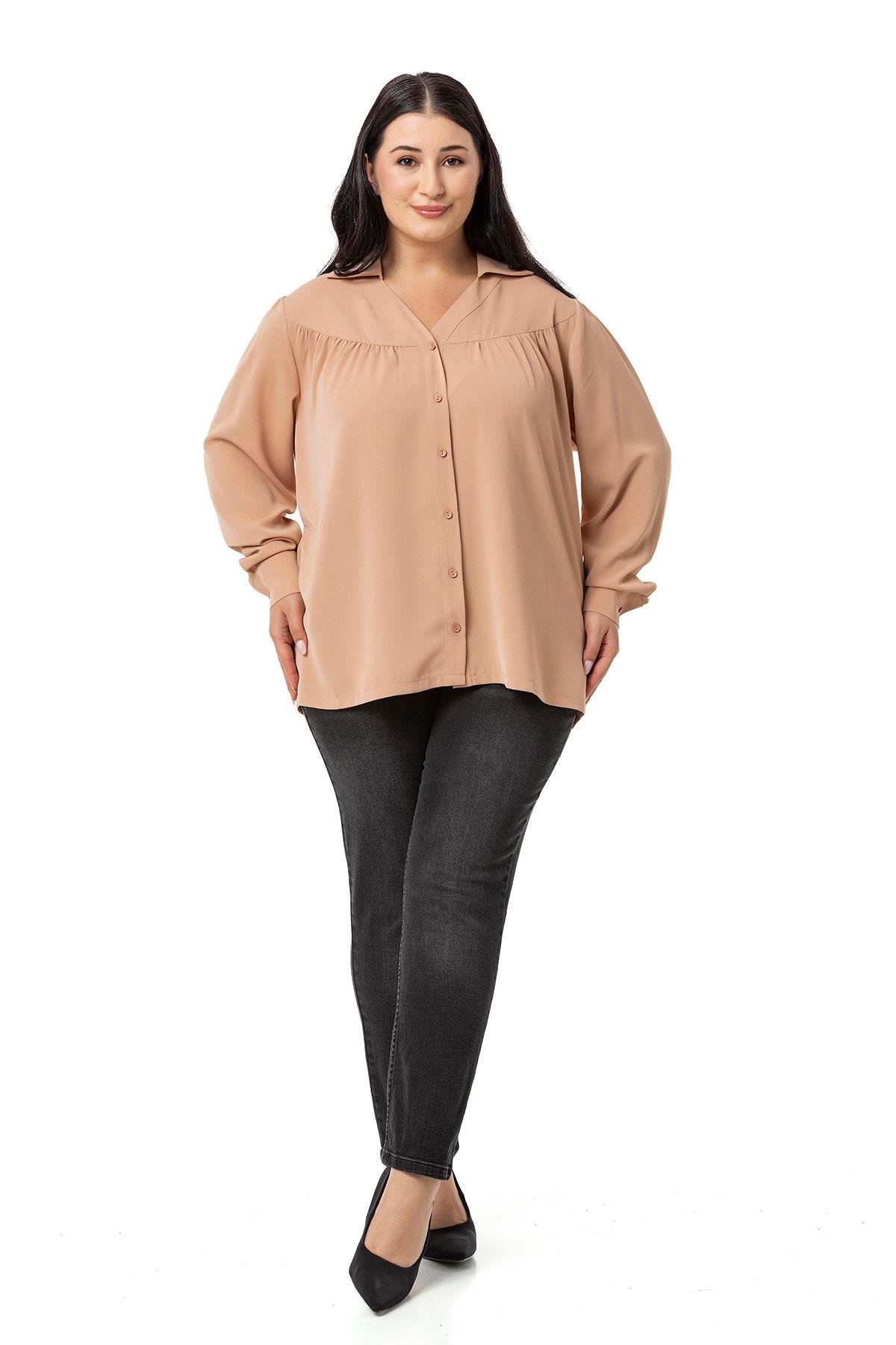 Disentis Modest Büyük Beden Yakalı Önü Büzgü Robalı Uzun Kol Camel Gömlek DISENTIS MODESTBüyük Beden Yakalı Önü Büzgü Robalı Uzun Kol Camel Gömlek 
