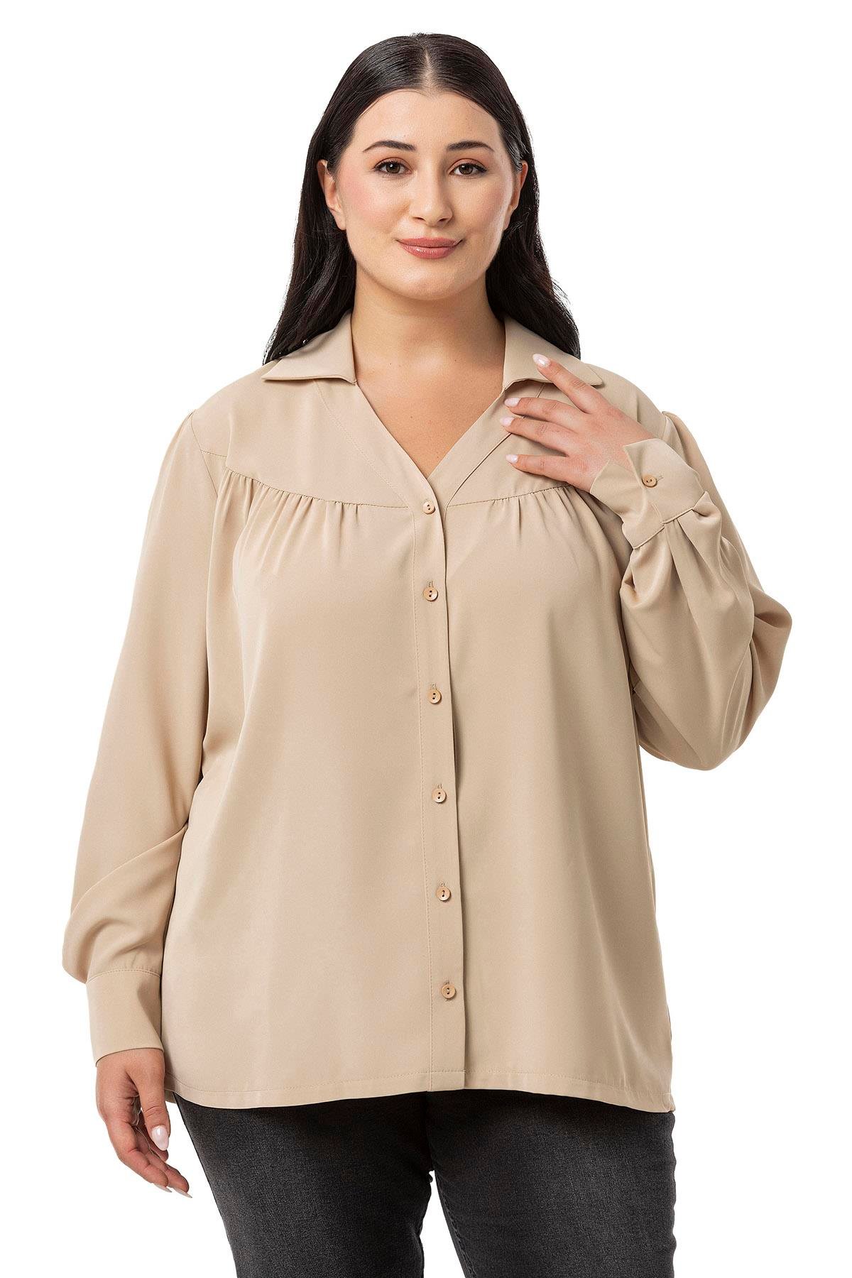 Disentis Modest Büyük Beden Yakalı Önü Büzgü Robalı Uzun Kol Bej Rengi Gömlek DISENTIS MODESTBüyük Beden Yakalı Önü Büzgü Robalı Uzun Kol Bej Rengi Gömlek 