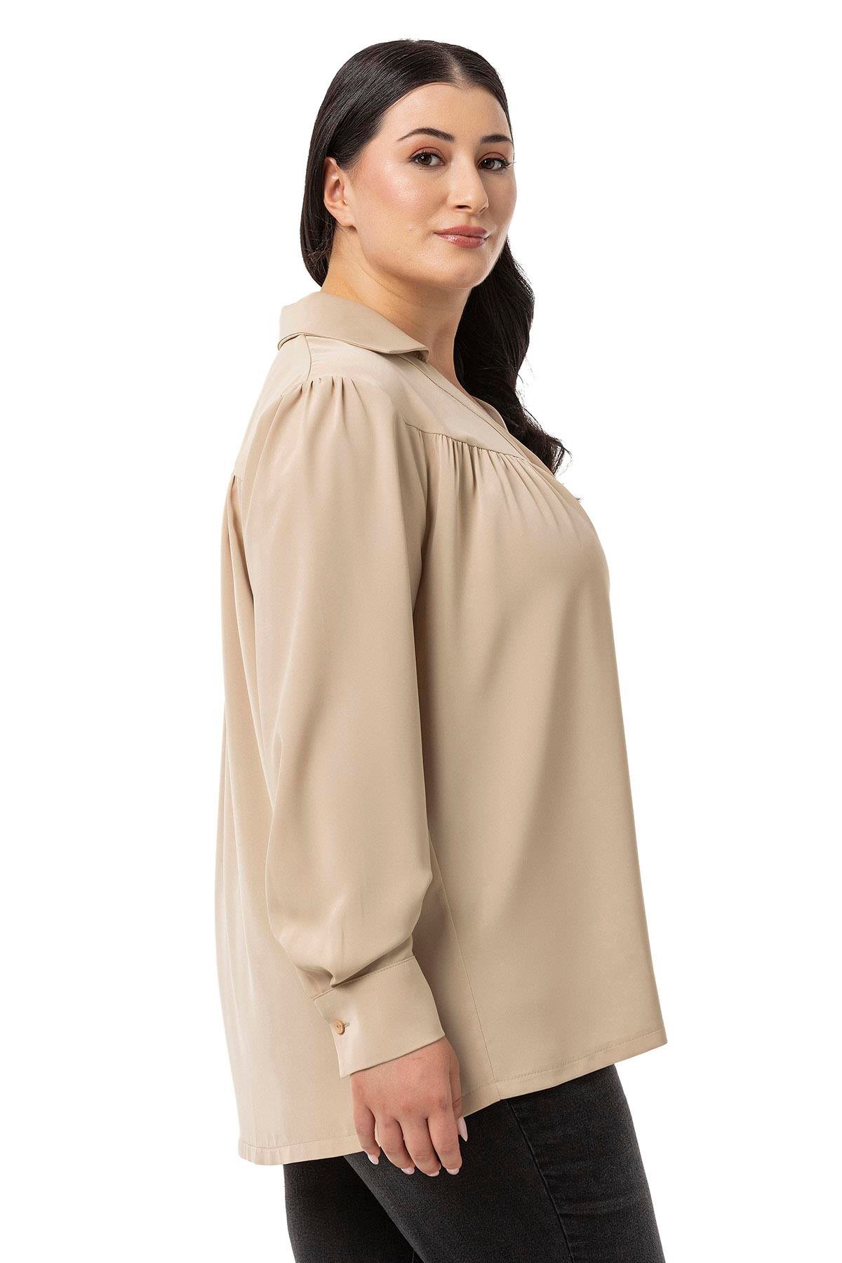 Disentis Modest Büyük Beden Yakalı Önü Büzgü Robalı Uzun Kol Bej Rengi Gömlek DISENTIS MODESTBüyük Beden Yakalı Önü Büzgü Robalı Uzun Kol Bej Rengi Gömlek 
