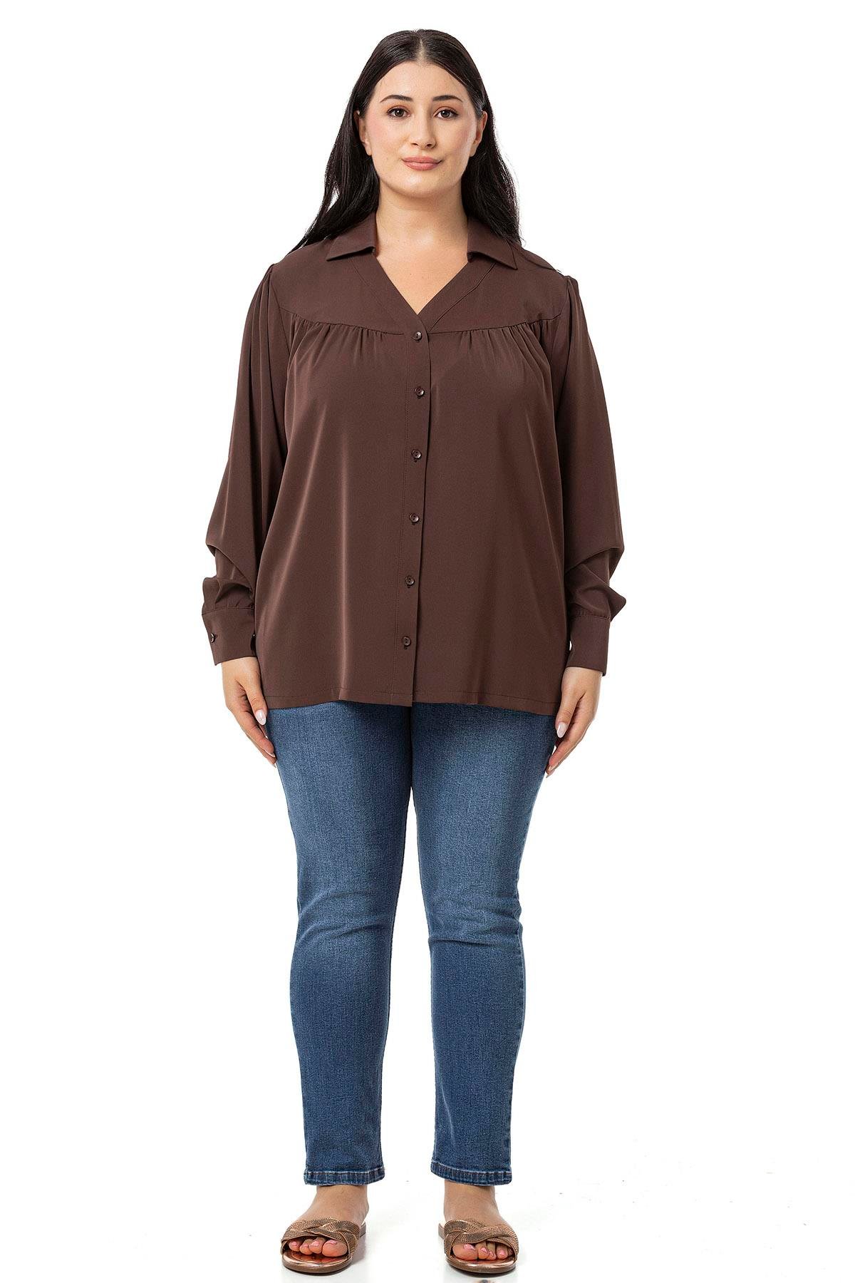 Disentis Modest Büyük Beden Yakalı Önü Büzgü Robalı Uzun Kol Kahverengi Gömlek DISENTIS MODESTBüyük Beden Yakalı Önü Büzgü Robalı Uzun Kol Kahverengi Gömlek 