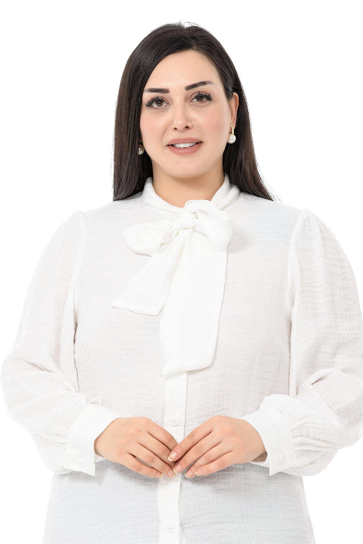 Büyük Beden Yakası Bağlamalı Omzu ve Kol Ağzı Büzgülü Beyaz Gömlek