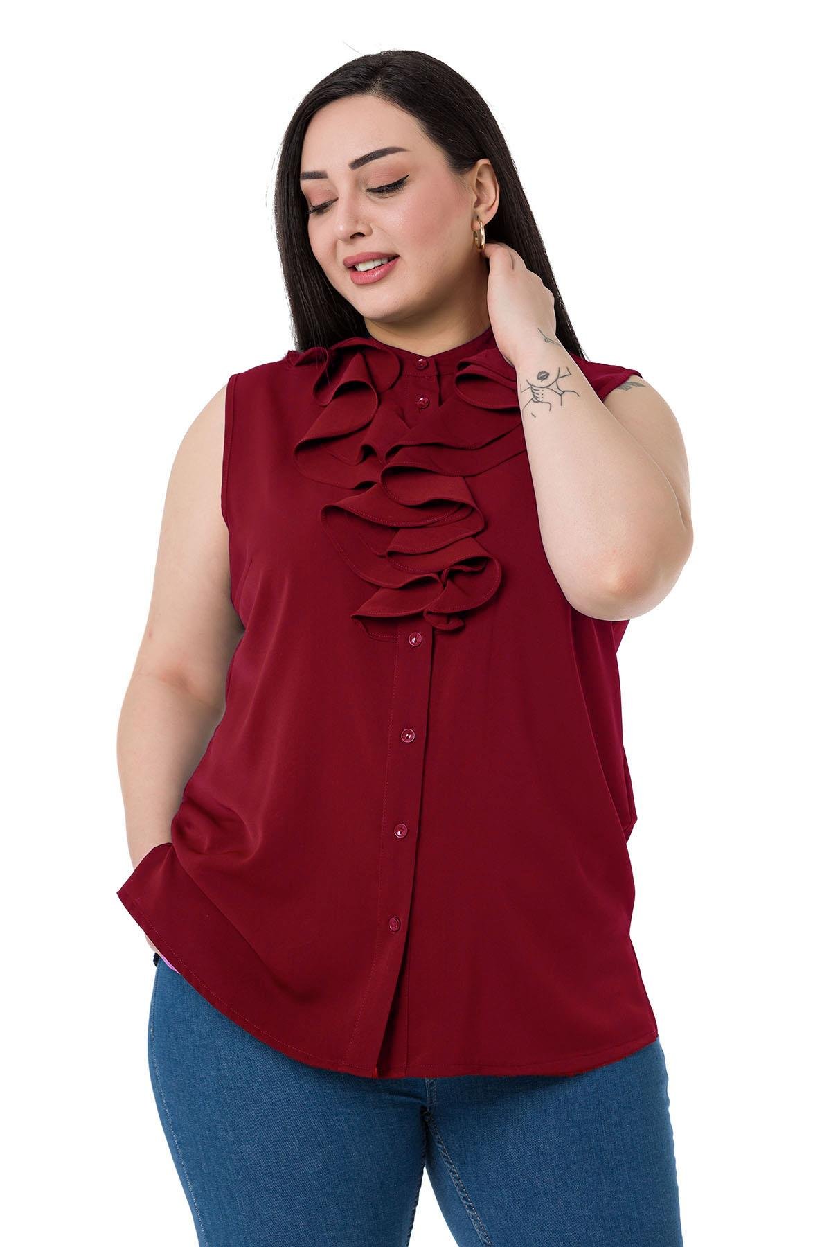 Disentis Modest Büyük Beden Yakası İki Kat Volanlı Düğmeli Kolsuz Bordo GömlekDISENTIS MODESTBüyük Beden Yakası İki Kat Volanlı Düğmeli Kolsuz Bordo Gömlek