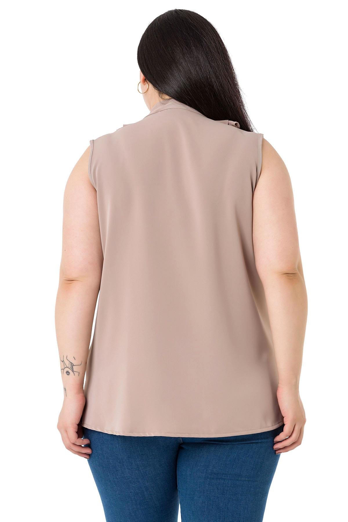 Büyük Beden Yakası İki Kat Volanlı Düğmeli Kolsuz Vizon Gömlek