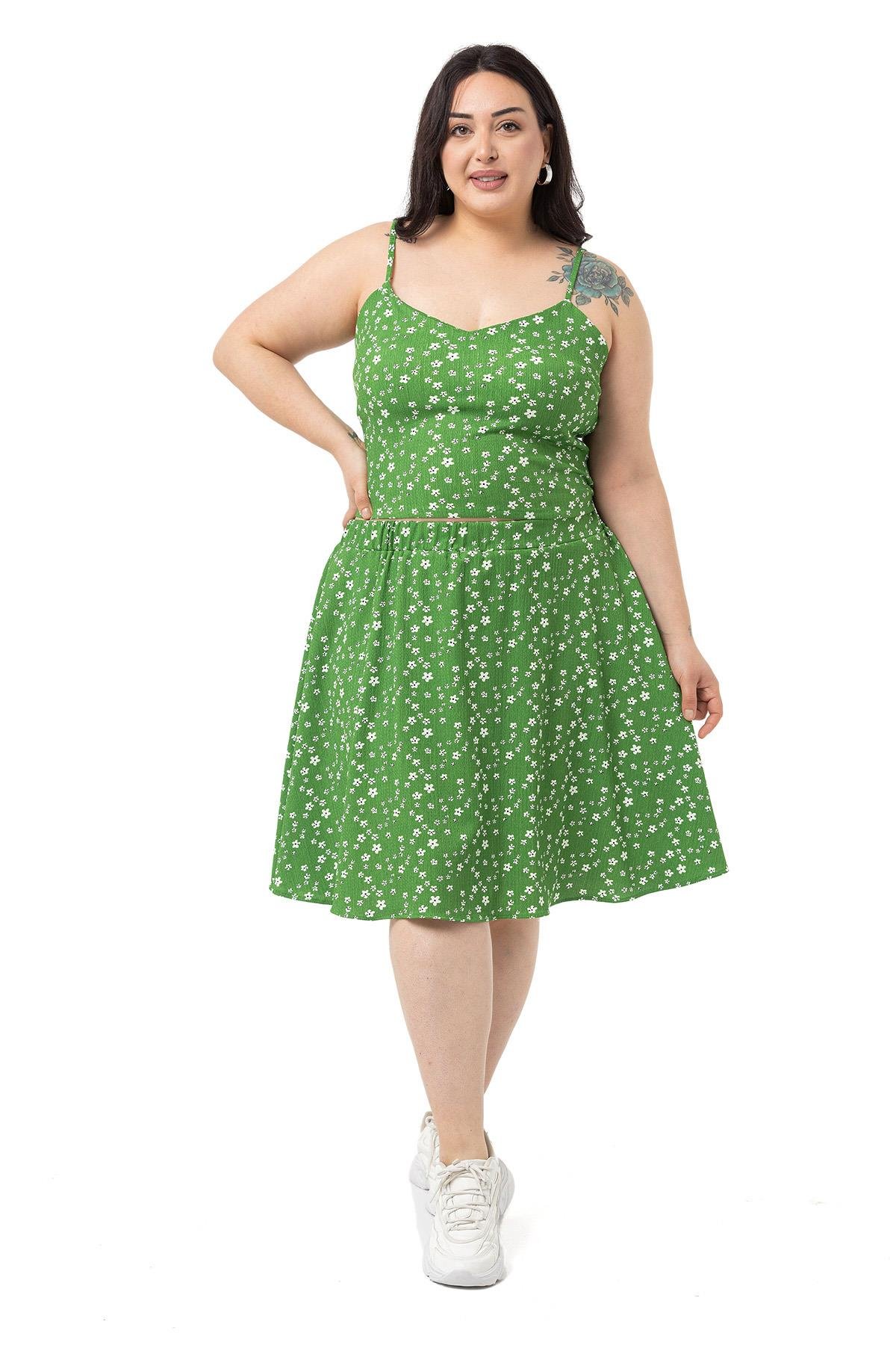 Ceket | Etek TakımlarDisentis Modest Büyük Beden Ayarlanabilir İnce Askılı Bluz Etek Yeşil İkili TakımDISENTIS MODESTBüyük Beden Ayarlanabilir İnce Askılı Bluz Etek Yeşil İkili Takım