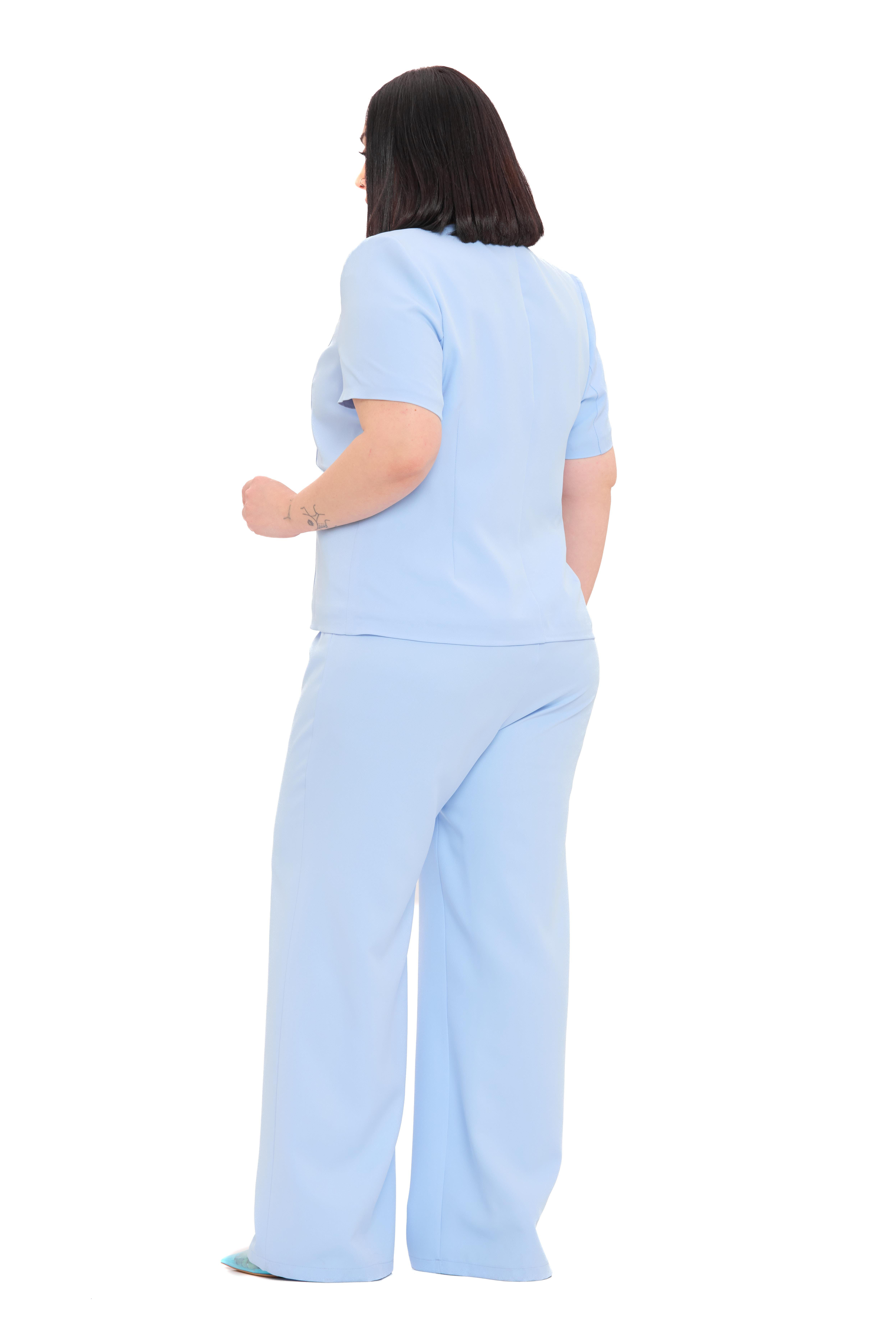 Ceket | Pantolon TakımlarDisentis Modest Büyük Beden Kısa Kollu U Yaka Bebe Mavi Ceket Pantolon İkili TakımDISENTIS MODESTBüyük Beden Kısa Kollu U Yaka Bebe Mavi Ceket Pantolon İkili Takım