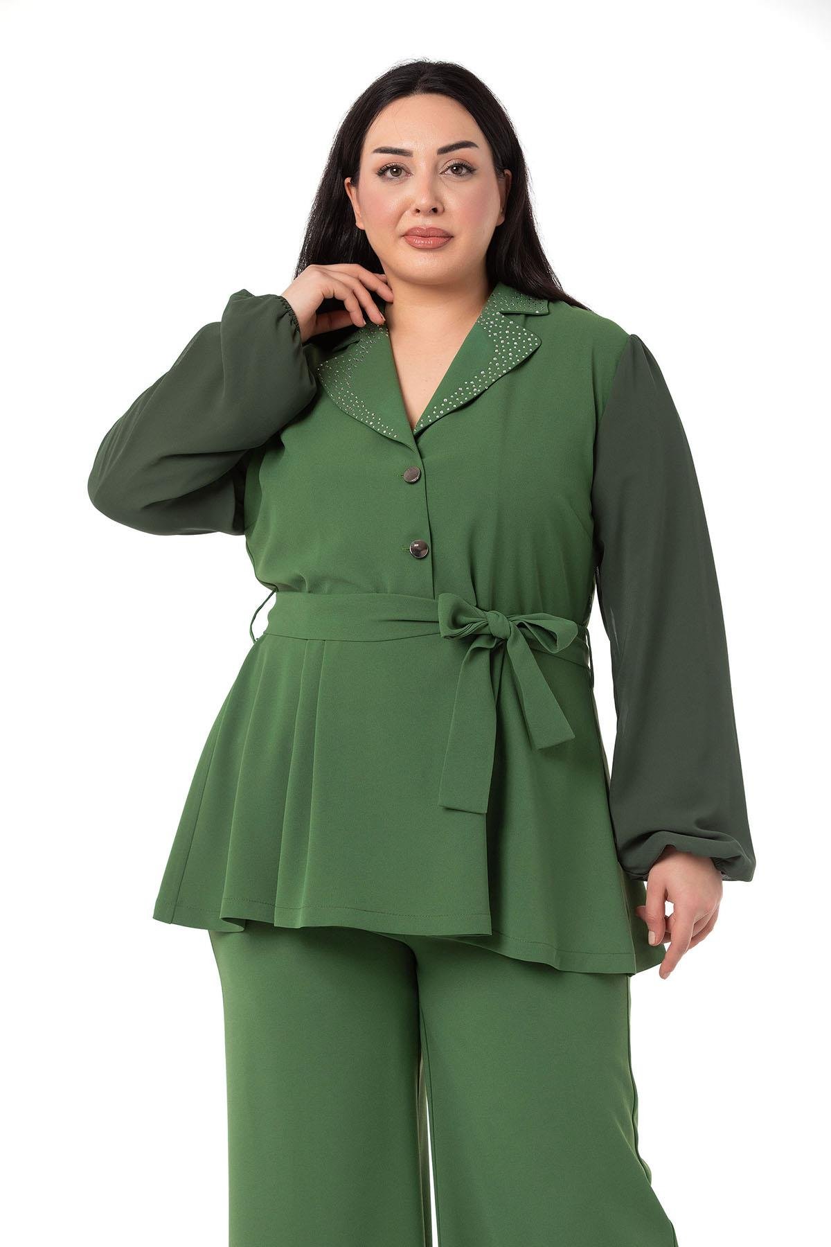 Ceket | Pantolon TakımlarDisentis Modest Kolları Şifon Yakası Taş Detaylı Ceket Pantolon Yeşil İkili TakımDISENTIS MODESTBüyük Beden Kolları Şifon Yakası Taş Detaylı Ceket Pantolon Yeşil İkili Takım