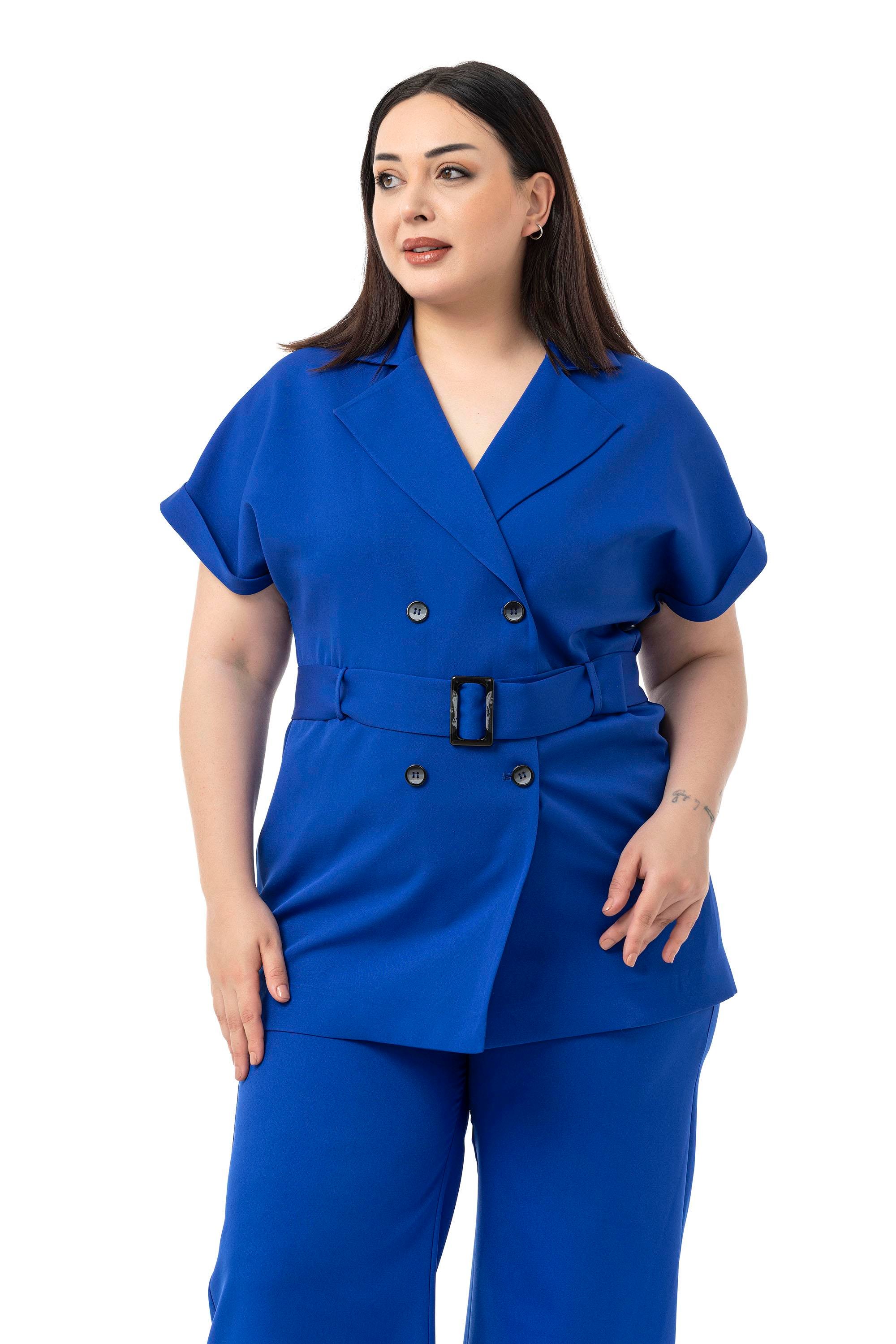 Jacket&Pants SetsDisentis Modest Kruvaze Kemerli Yarım Kollu Saks Mavi Ceket Pantolon İkili TakımDISENTIS MODESTBüyük Beden Kruvaze Kemerli Yarım Kollu Saks Mavi Ceket Pantolon İkili Takım