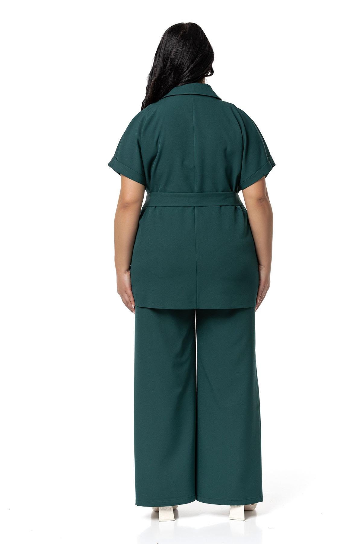 Ceket | Pantolon TakımlarDisentis Modest Kruvaze Kemerli Yarım Kollu Zümrüt Ceket Pantolon İkili TakımDISENTIS MODESTBüyük Beden Kruvaze Kemerli Yarım Kollu Zümrüt Ceket Pantolon İkili Takım