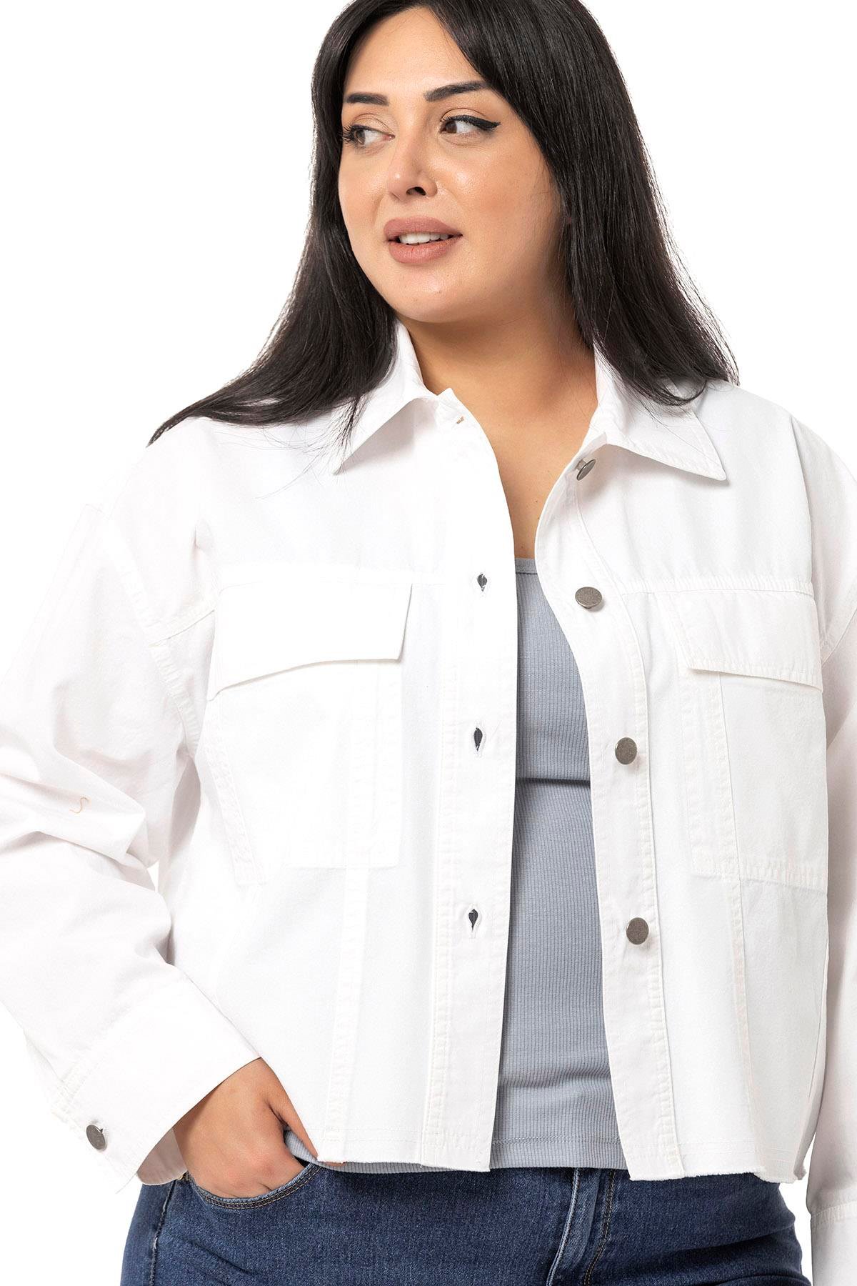 CeketDISENTIS BUYUK BEDEN CEKET BIG SIZE GENC BUYUK BEDENDISENTIS MODESTBüyük Beden Kapaklı Cepli Eteği Pis Dikişli Beyaz Ceket