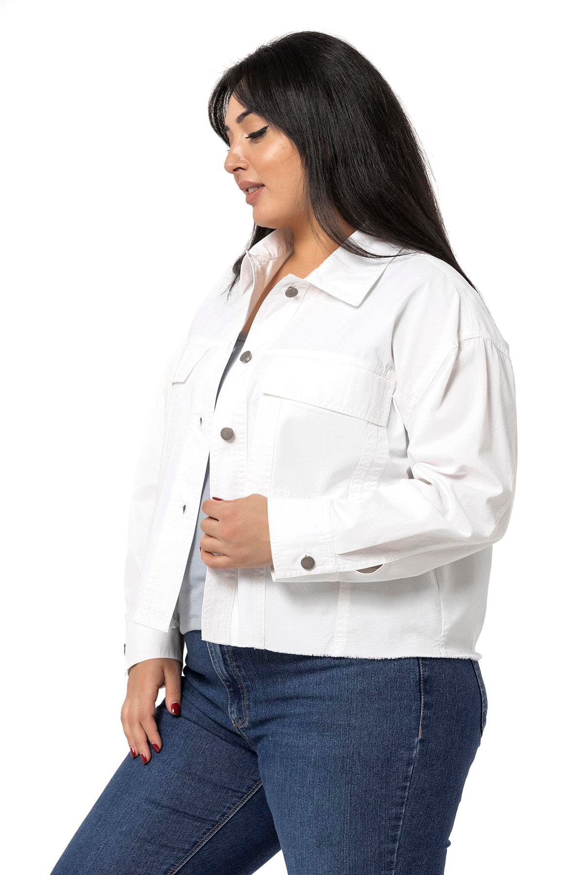 CeketDISENTIS BUYUK BEDEN CEKET BIG SIZE GENC BUYUK BEDENDISENTIS MODESTBüyük Beden Kapaklı Cepli Eteği Pis Dikişli Beyaz Ceket