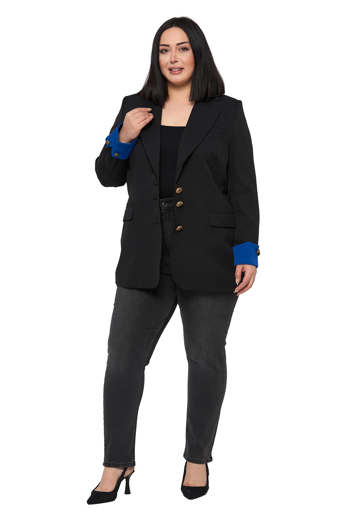 CeketDisentis Modest Büyük Beden Manşeti Kumaş Garnili Düğme Detaylı Astarlı Siyah Saks Mavi Blazer CeketDISENTIS MODESTBüyük Beden Manşeti Kumaş Garnili Düğme Detaylı Astarlı Siyah Saks Mavi Blazer Ceket