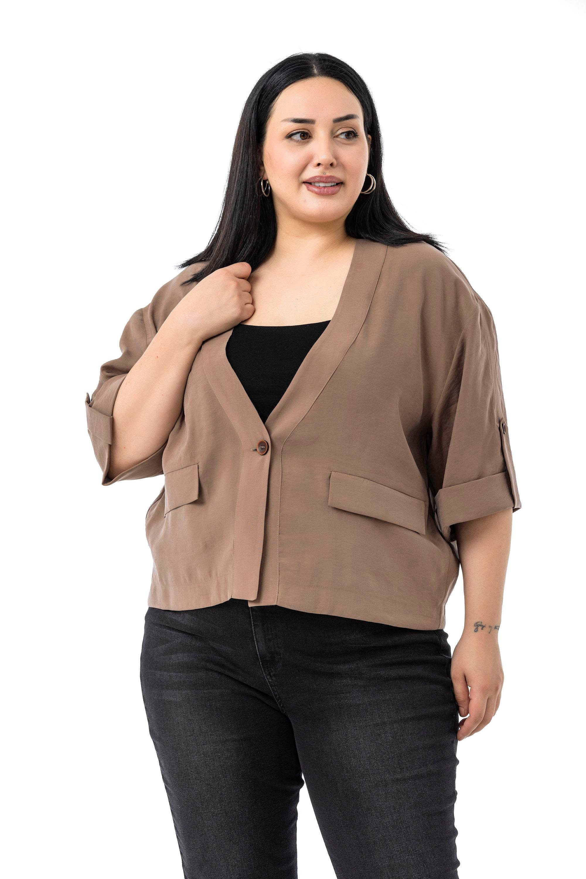 JacketsDisentis Modest Büyük Beden Tek Düğmeli Düşük Yarım Kollu Apoletli Cepli Kısa Kahverengi CeketDISENTIS MODESTBüyük Beden Tek Düğmeli Düşük Yarım Kollu Apoletli Cepli Kısa Kahverengi Ceket