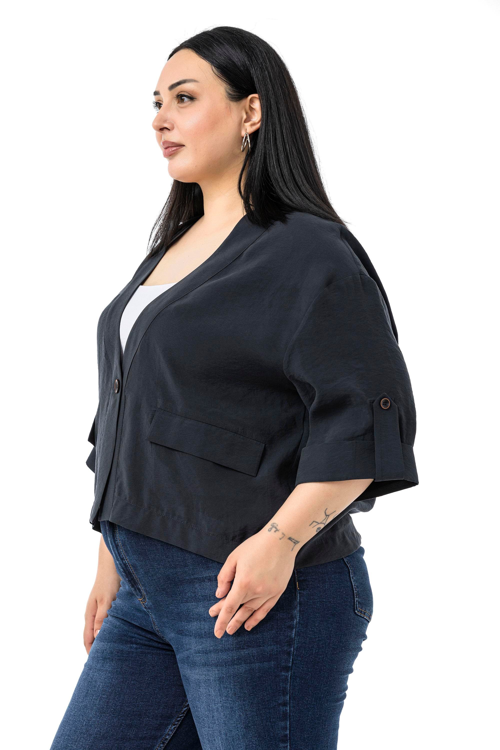 JacketsDisentis Modest Büyük Beden Tek Düğmeli Düşük Yarım Kollu Apoletli Cepli Kısa Siyah CeketDISENTIS MODESTBüyük Beden Tek Düğmeli Düşük Yarım Kollu Apoletli Cepli Kısa Siyah Ceket