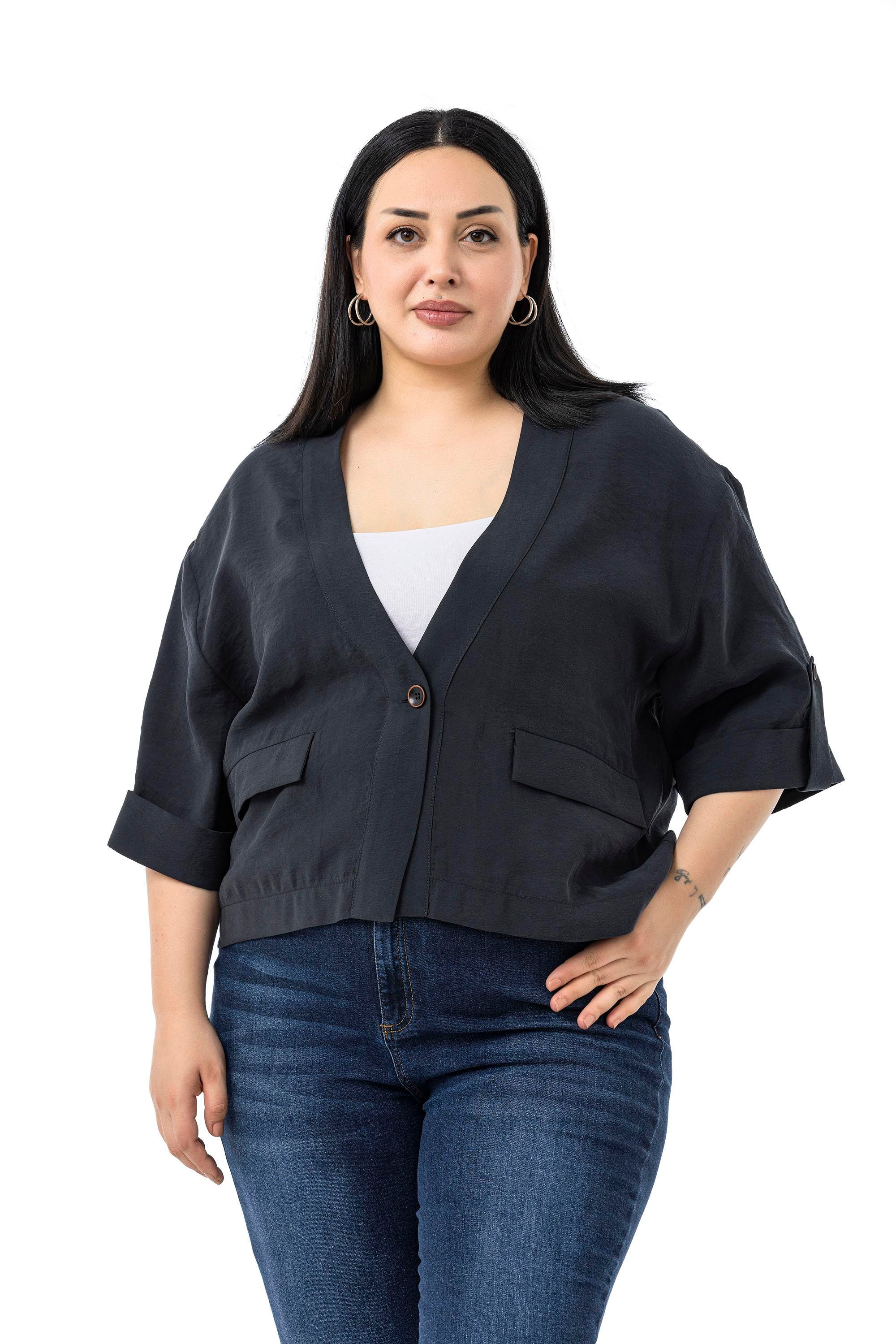 JacketsDisentis Modest Büyük Beden Tek Düğmeli Düşük Yarım Kollu Apoletli Cepli Kısa Siyah CeketDISENTIS MODESTBüyük Beden Tek Düğmeli Düşük Yarım Kollu Apoletli Cepli Kısa Siyah Ceket