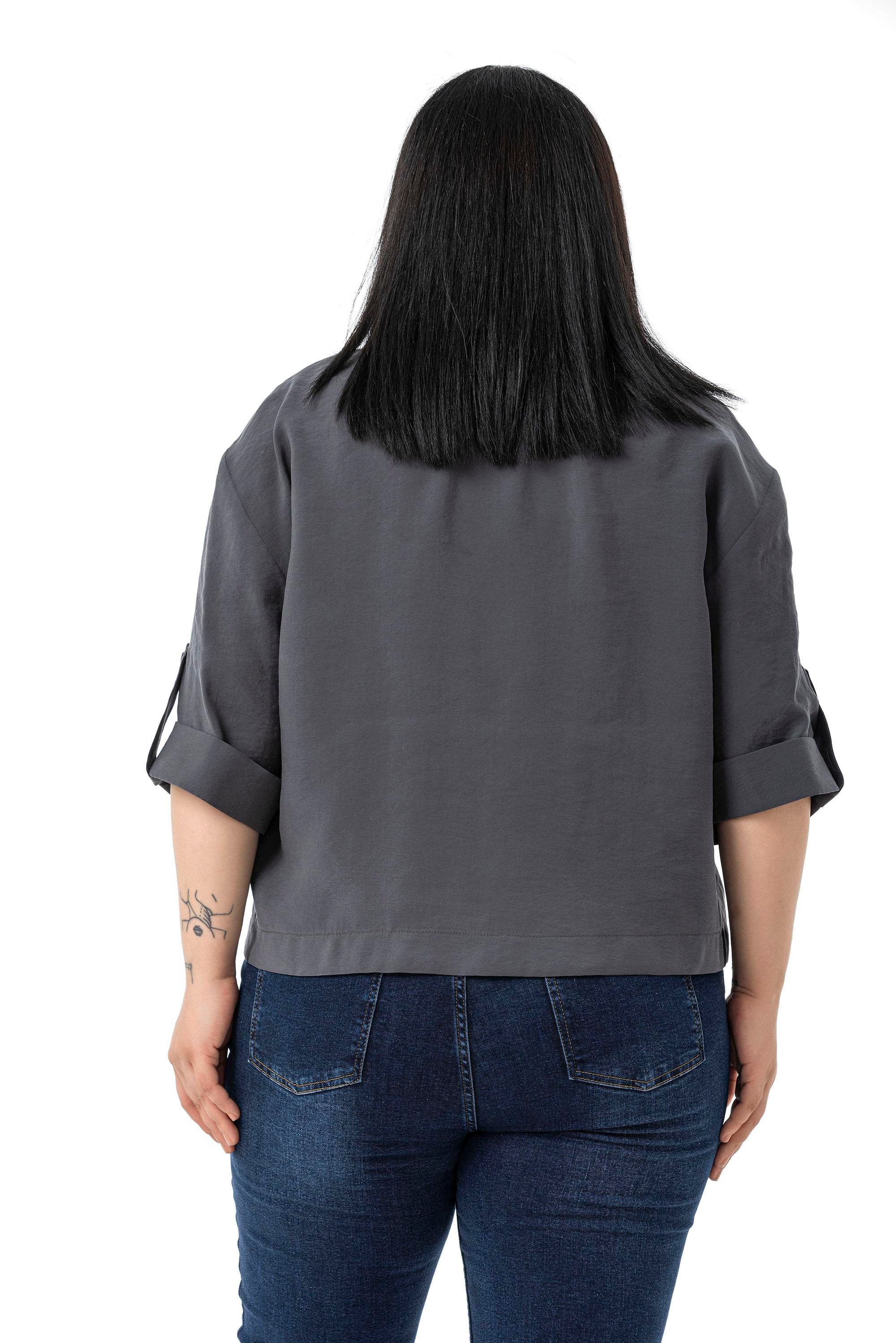 JacketsDisentis Modest Büyük Beden Tek Düğmeli Düşük Yarım Kollu Apoletli Cepli Kısa Antrasit CeketDISENTIS MODESTBüyük Beden Tek Düğmeli Düşük Yarım Kollu Apoletli Cepli Kısa Antrasit Ceket