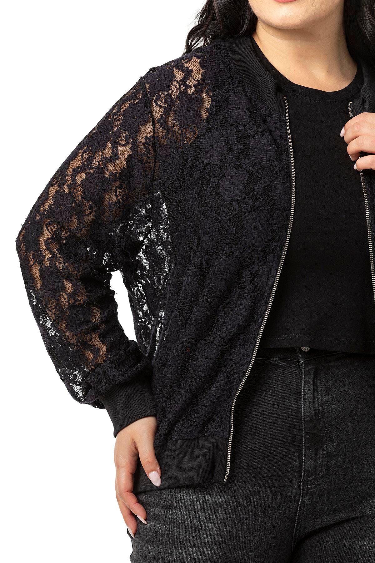 JacketsDisentis Modest Büyük Beden Yakası Eteği ve Kol Ağzı Ribanalı Fermuarlı Dantel Siyah CeketDISENTIS MODESTBüyük Beden Yakası Eteği ve Kol Ağzı Ribanalı Fermuarlı Dantel Siyah Ceket